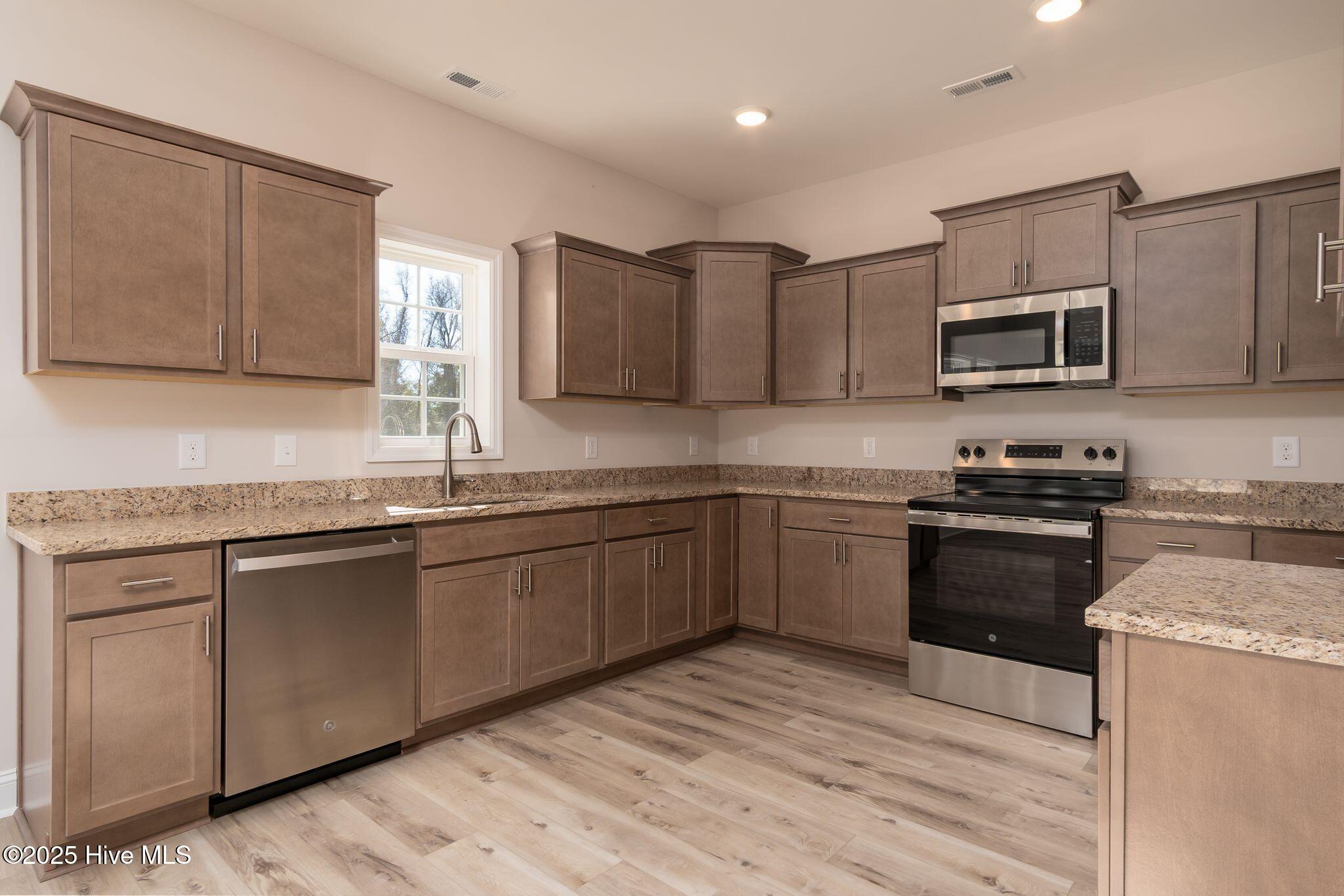 100531004 | Photo 20