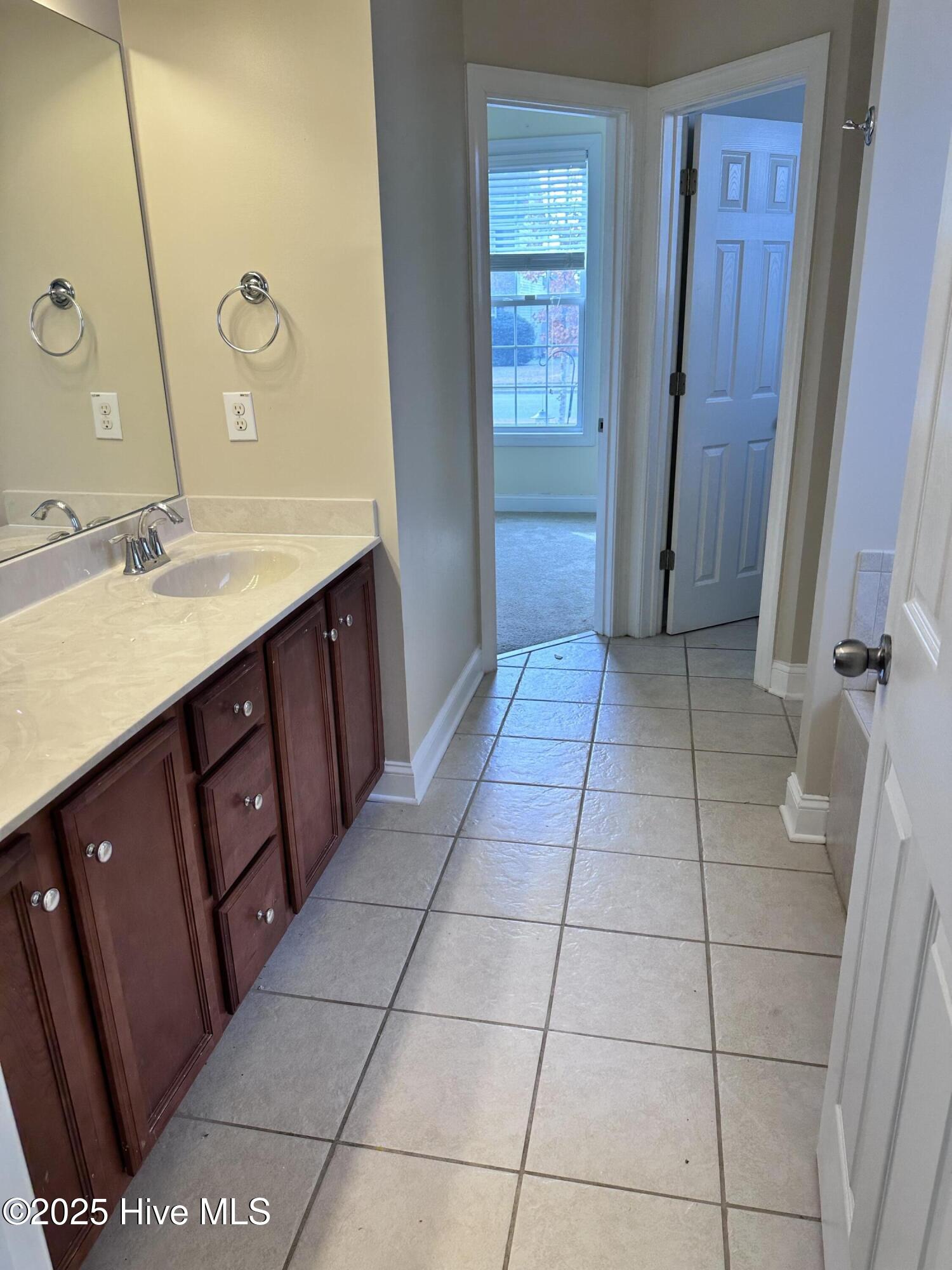 100545528 | Photo 15