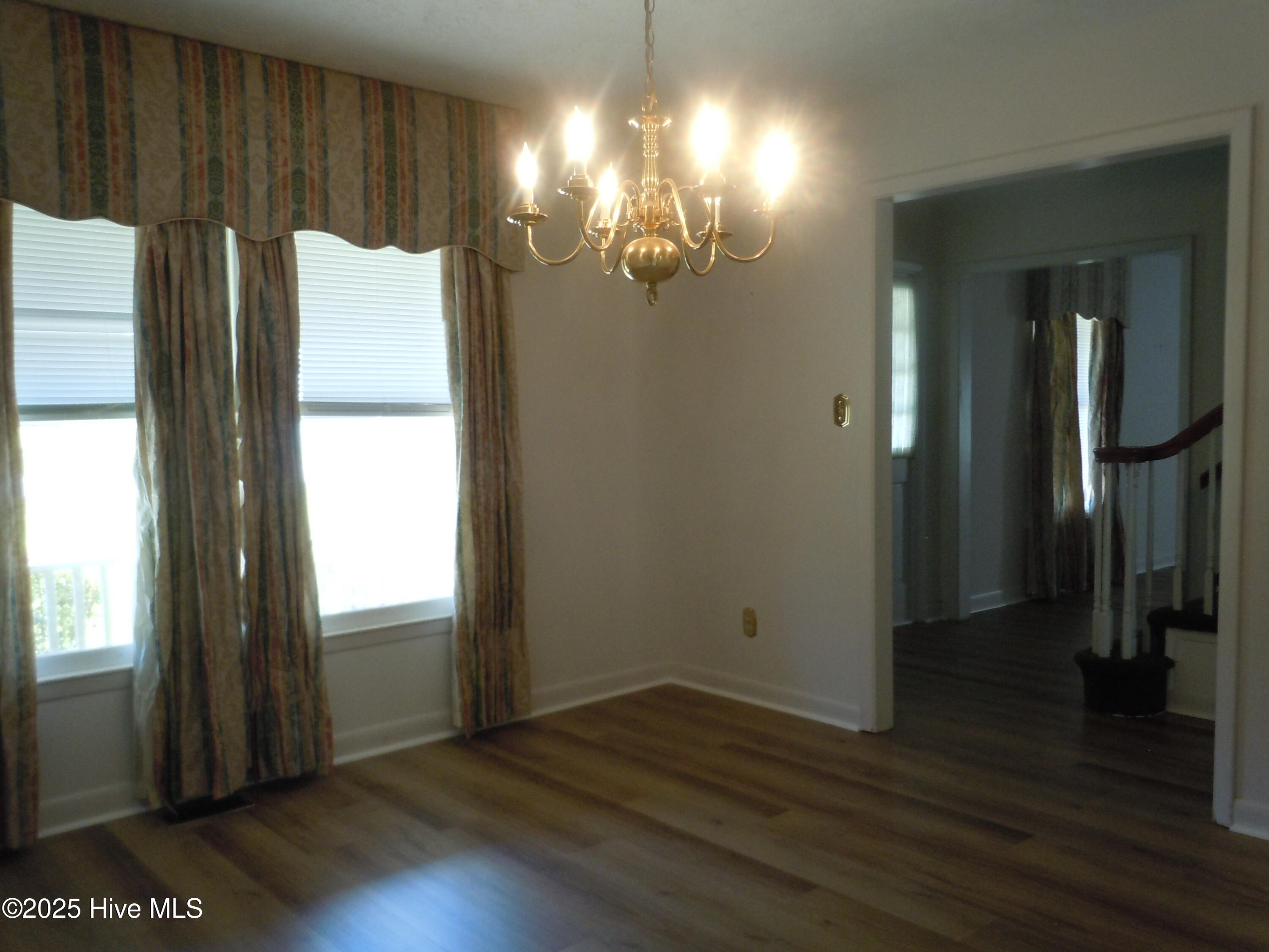 100533053 | Photo 35