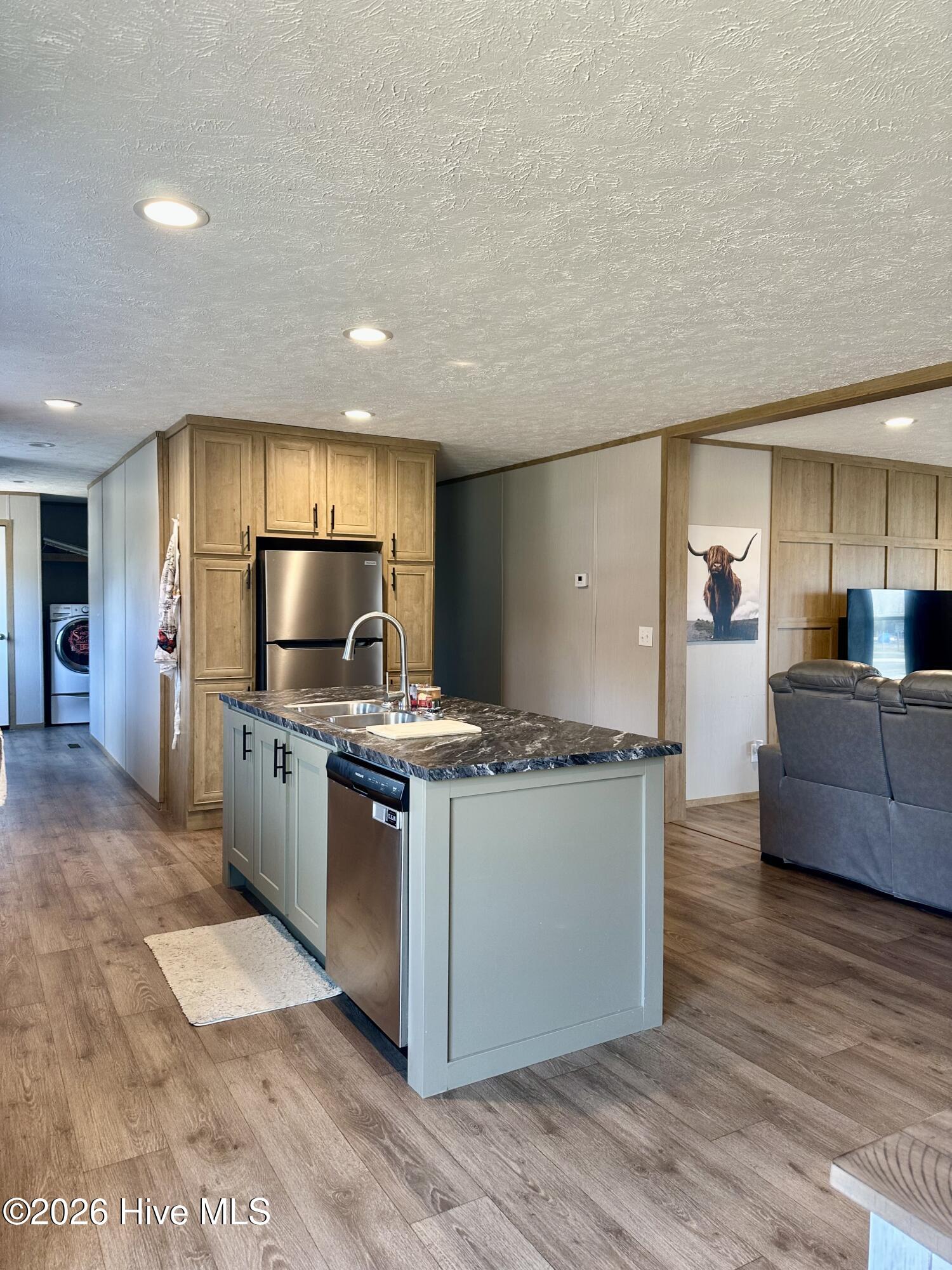 100548571 | Photo 22