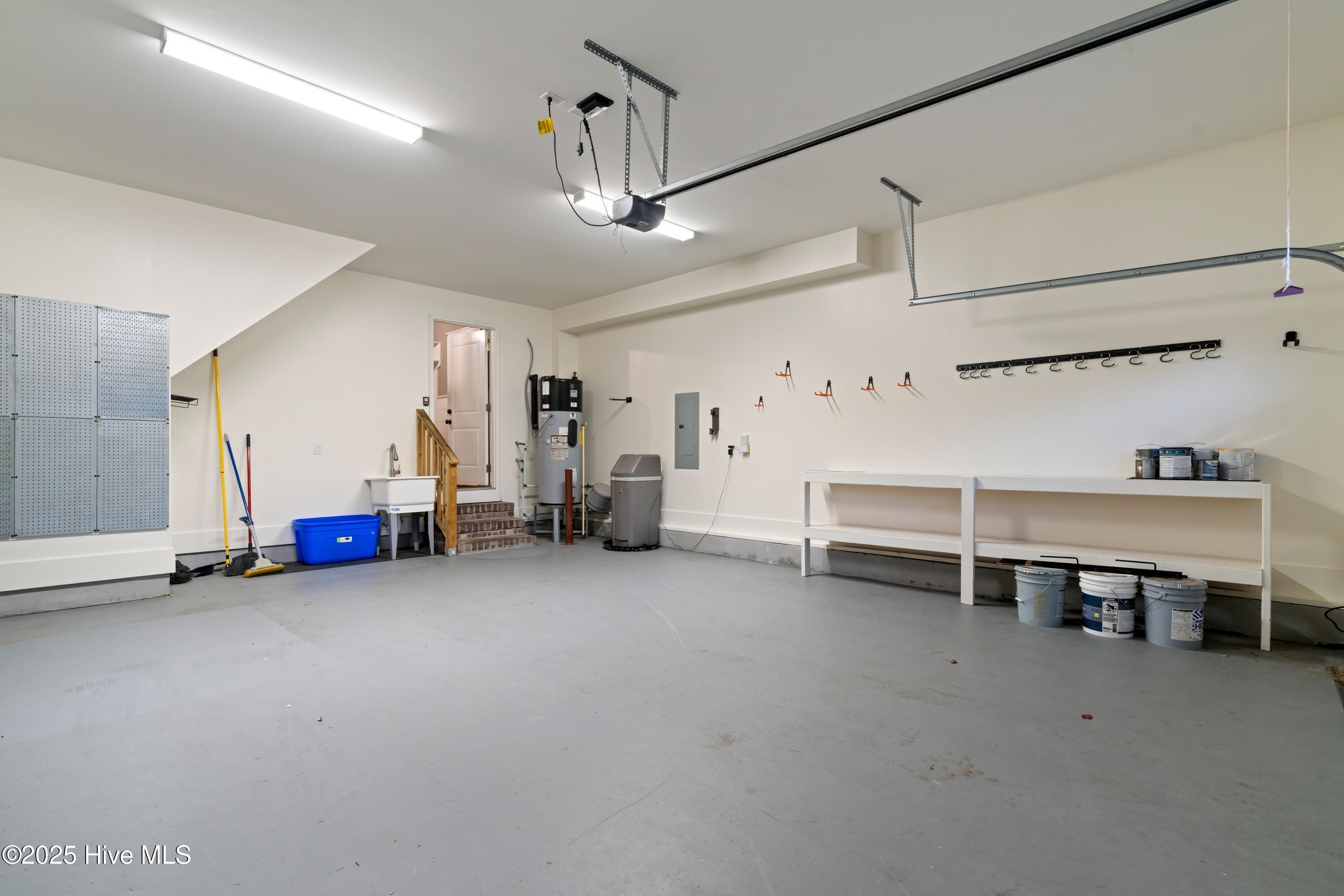 100543866 | Photo 69