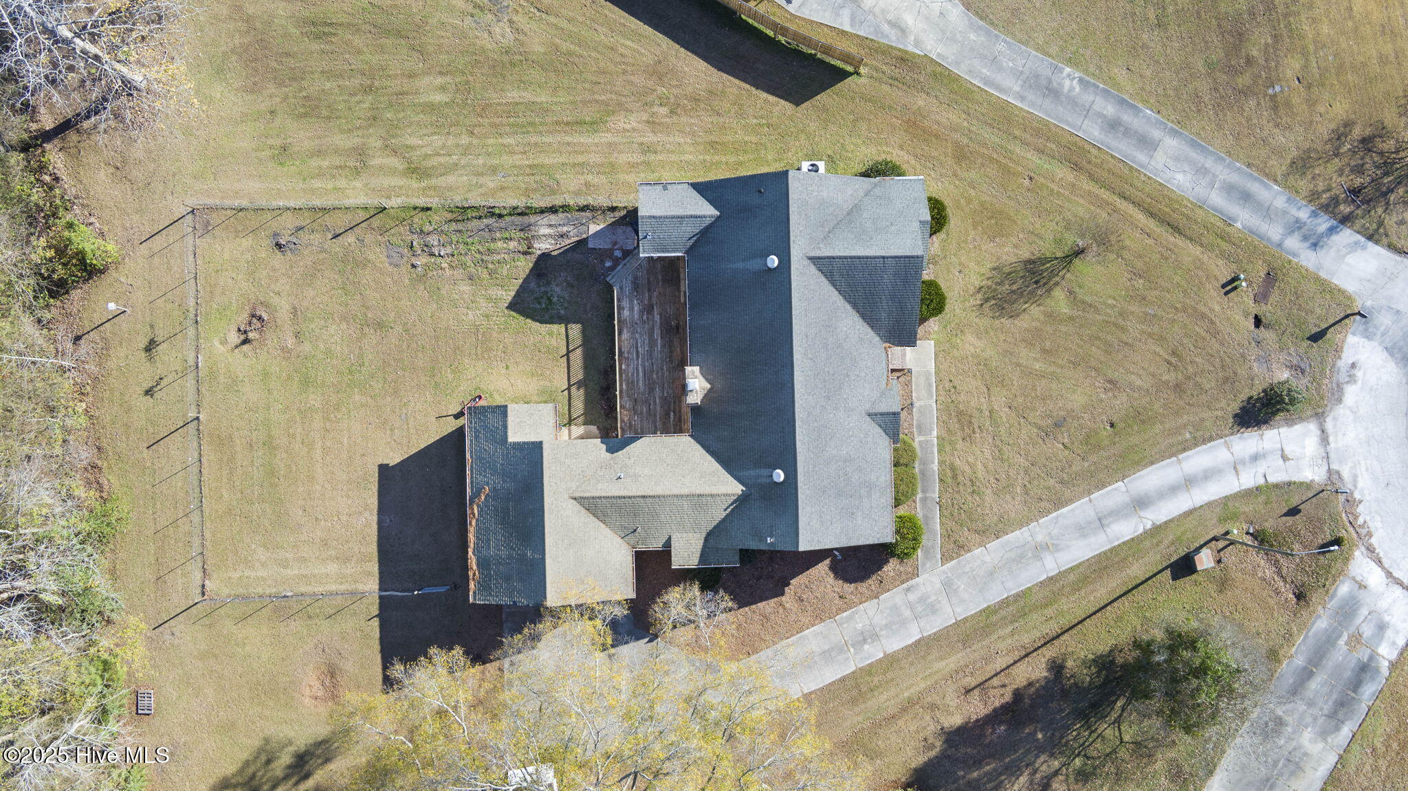 100545145 | Photo 65