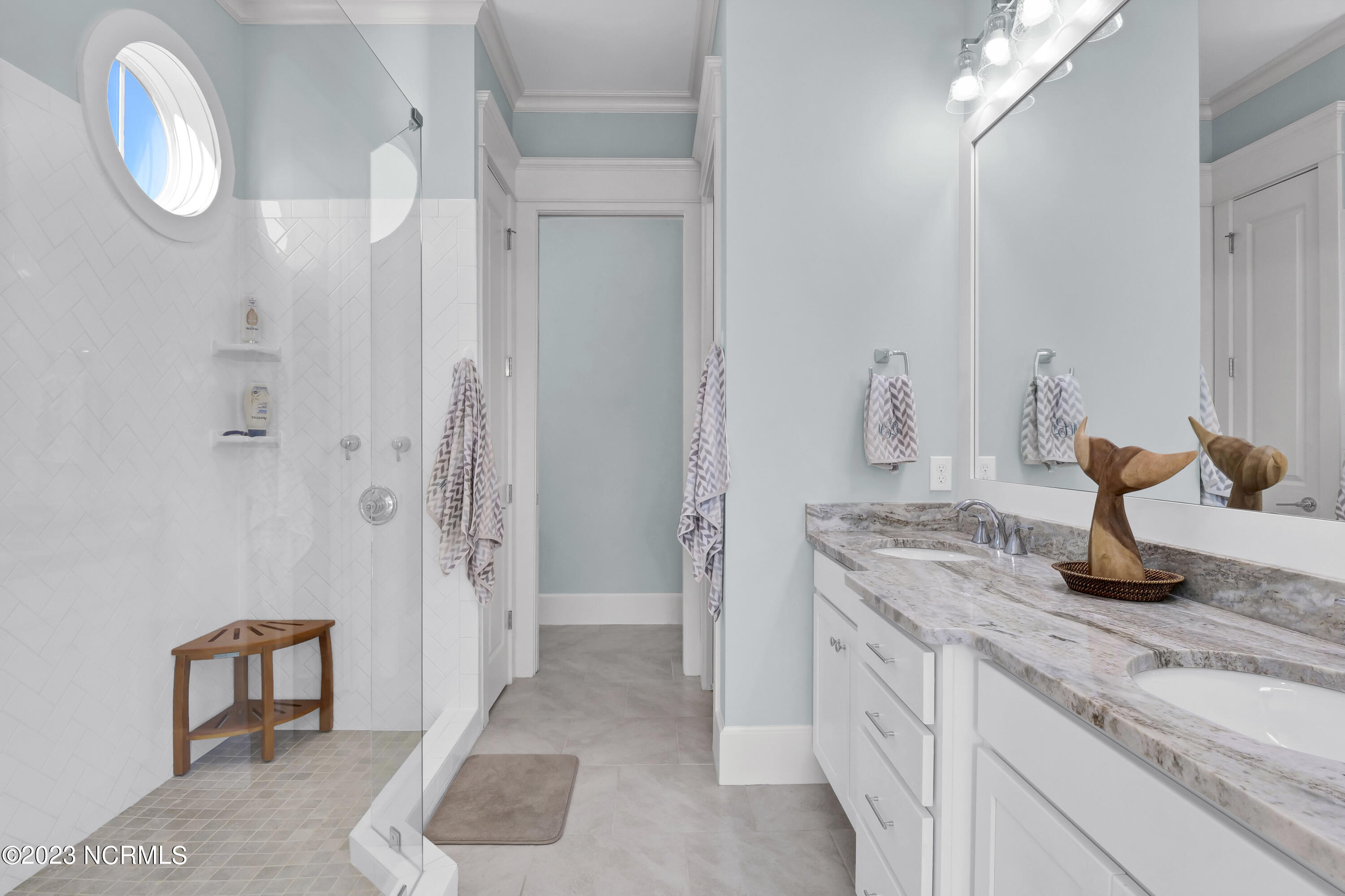 100550816 | Photo 34