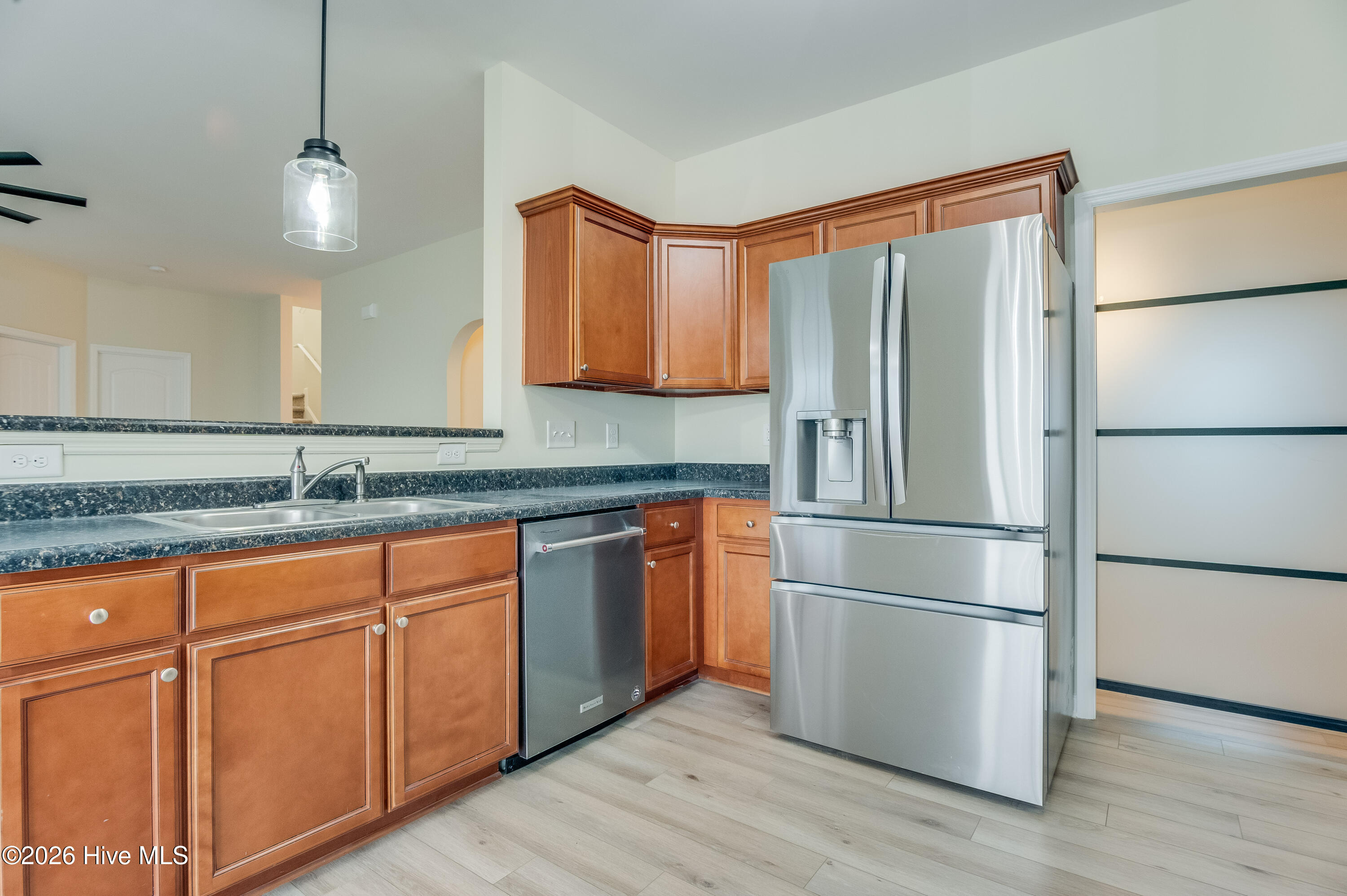 100545678 | Photo 20