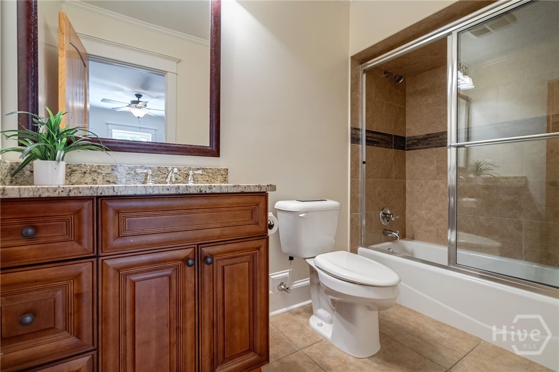 en suite bathroom