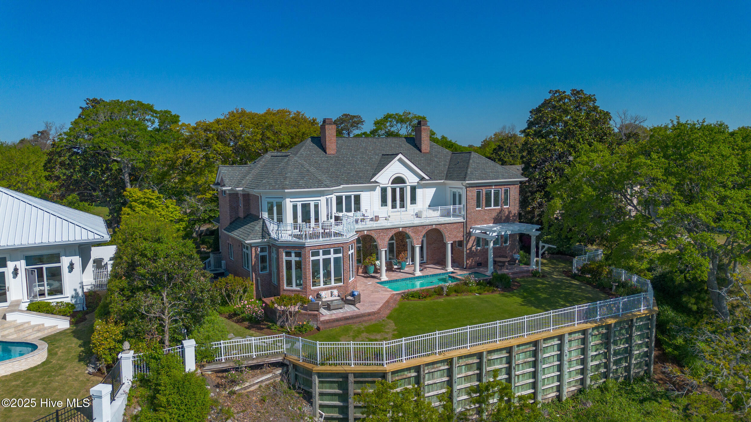 100505592 | Photo 60