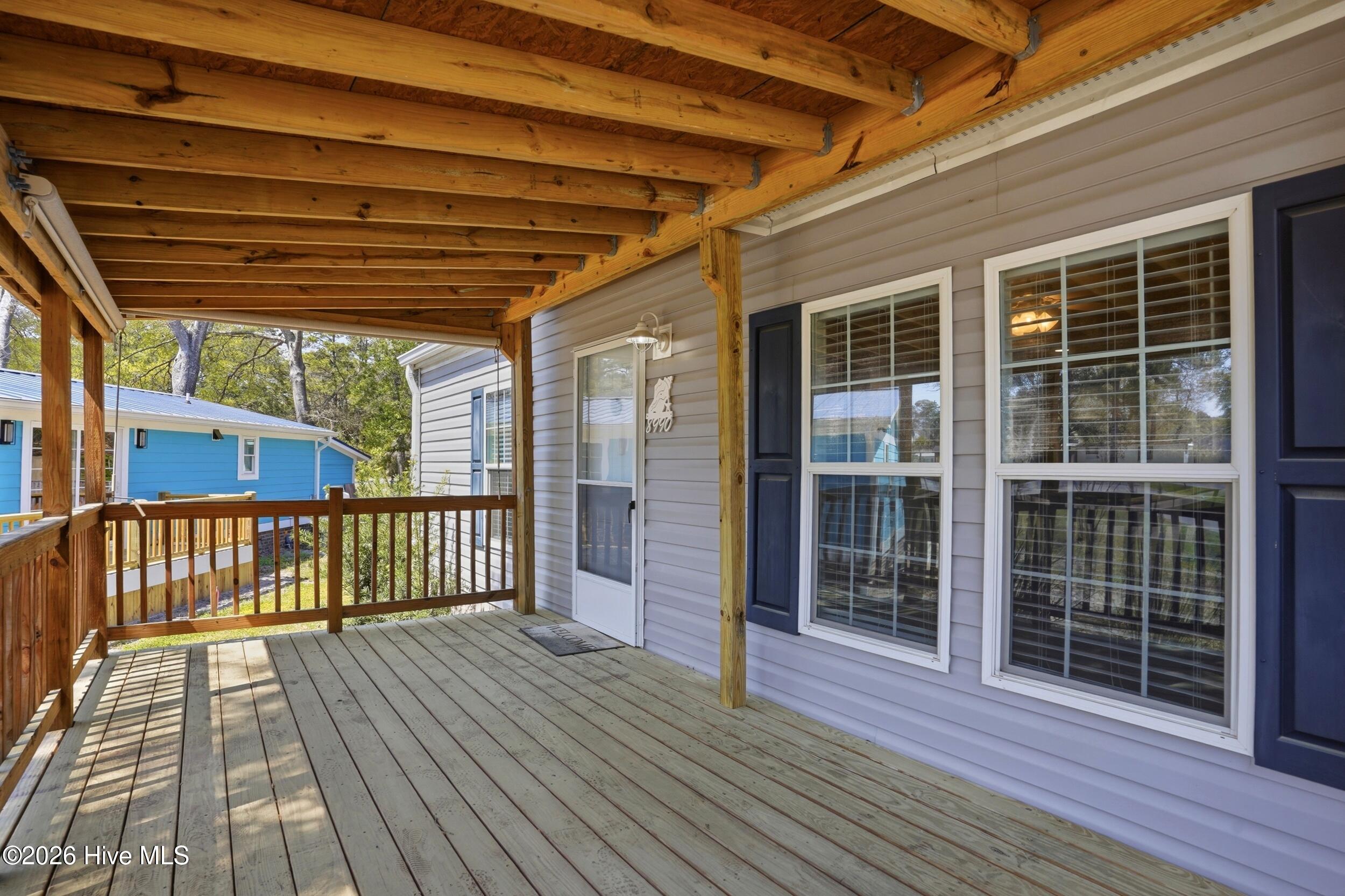 100564185 | Photo 24