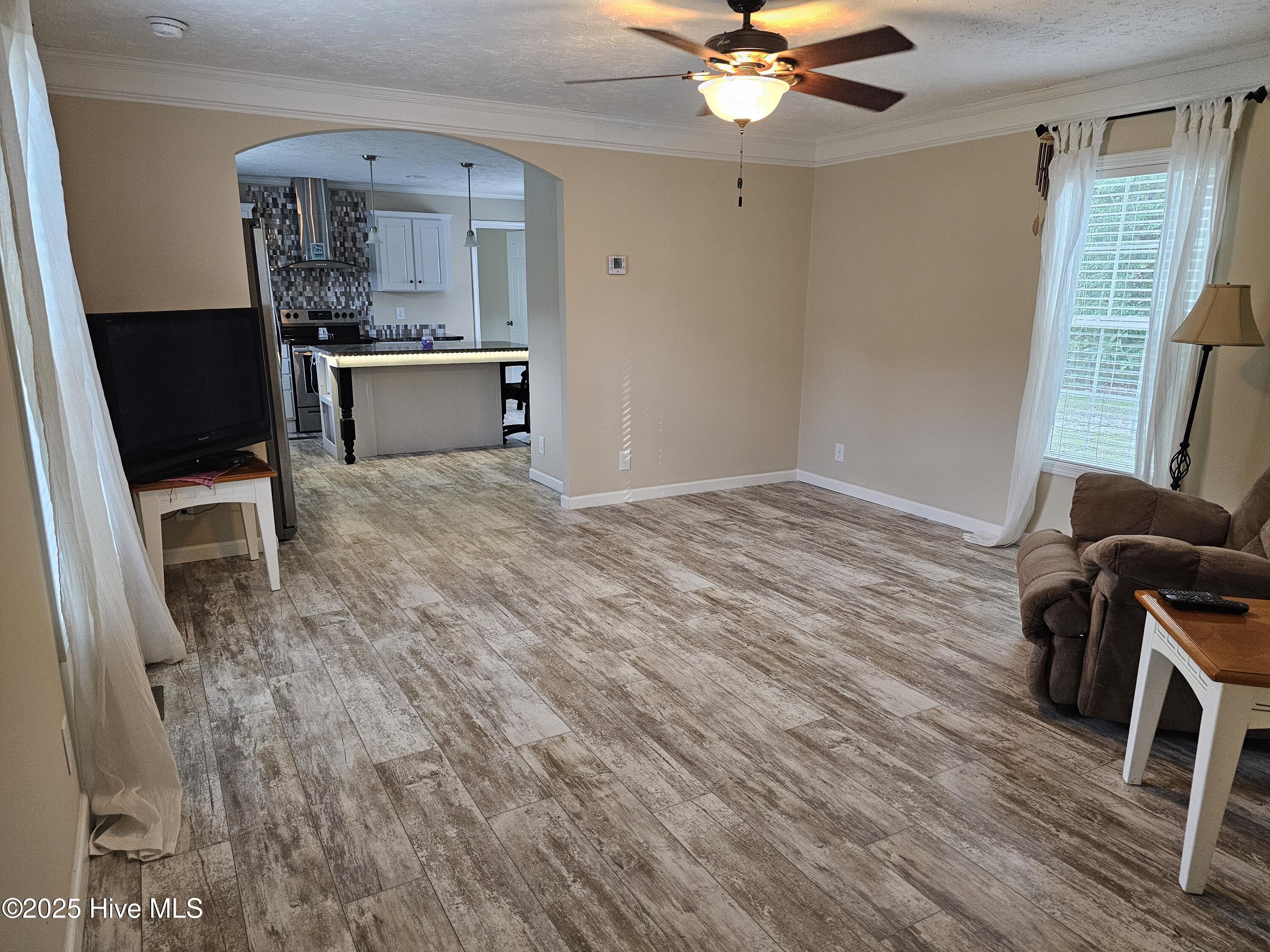 100535573 | Photo 26