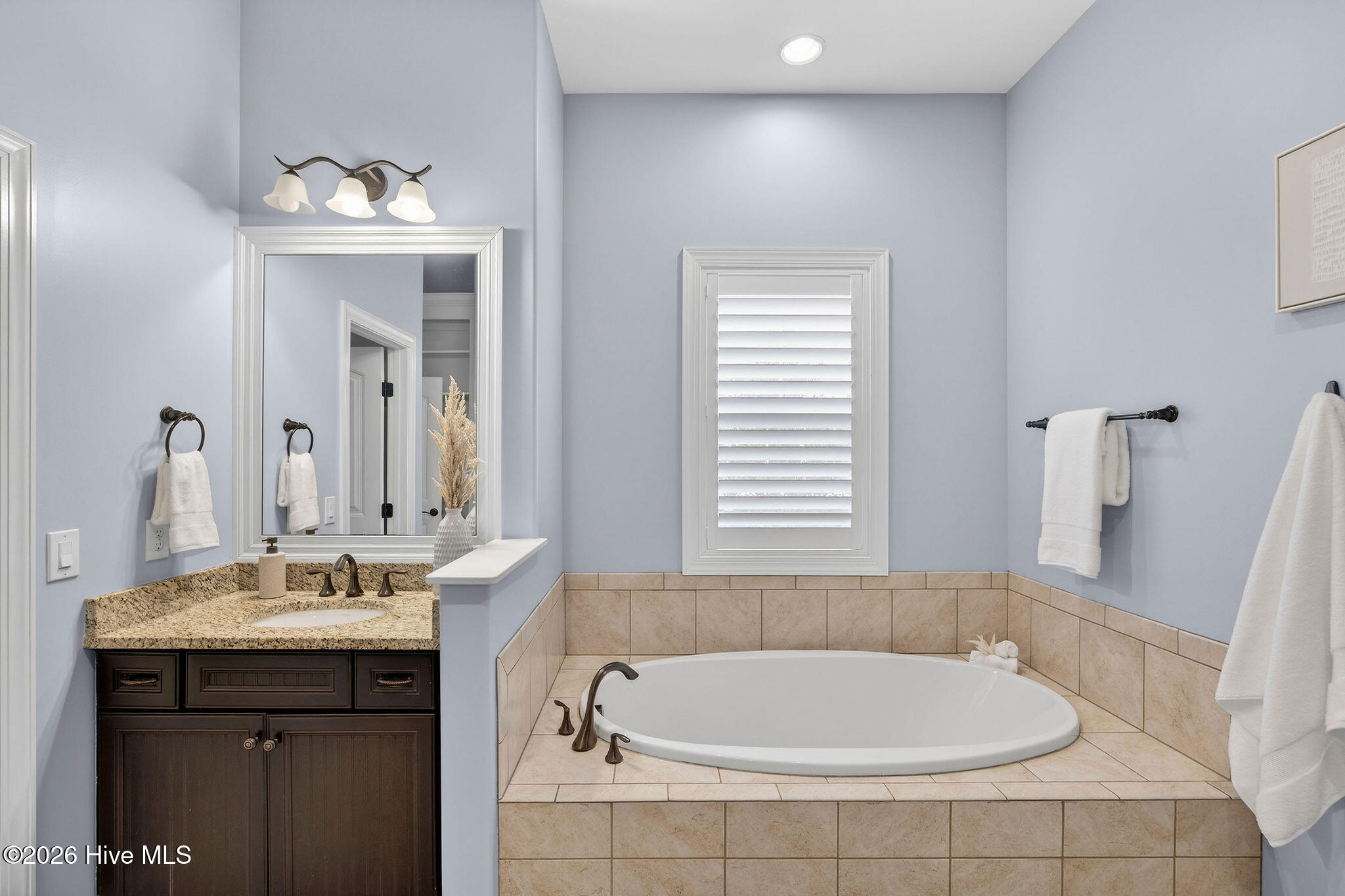 100559766 | Photo 41