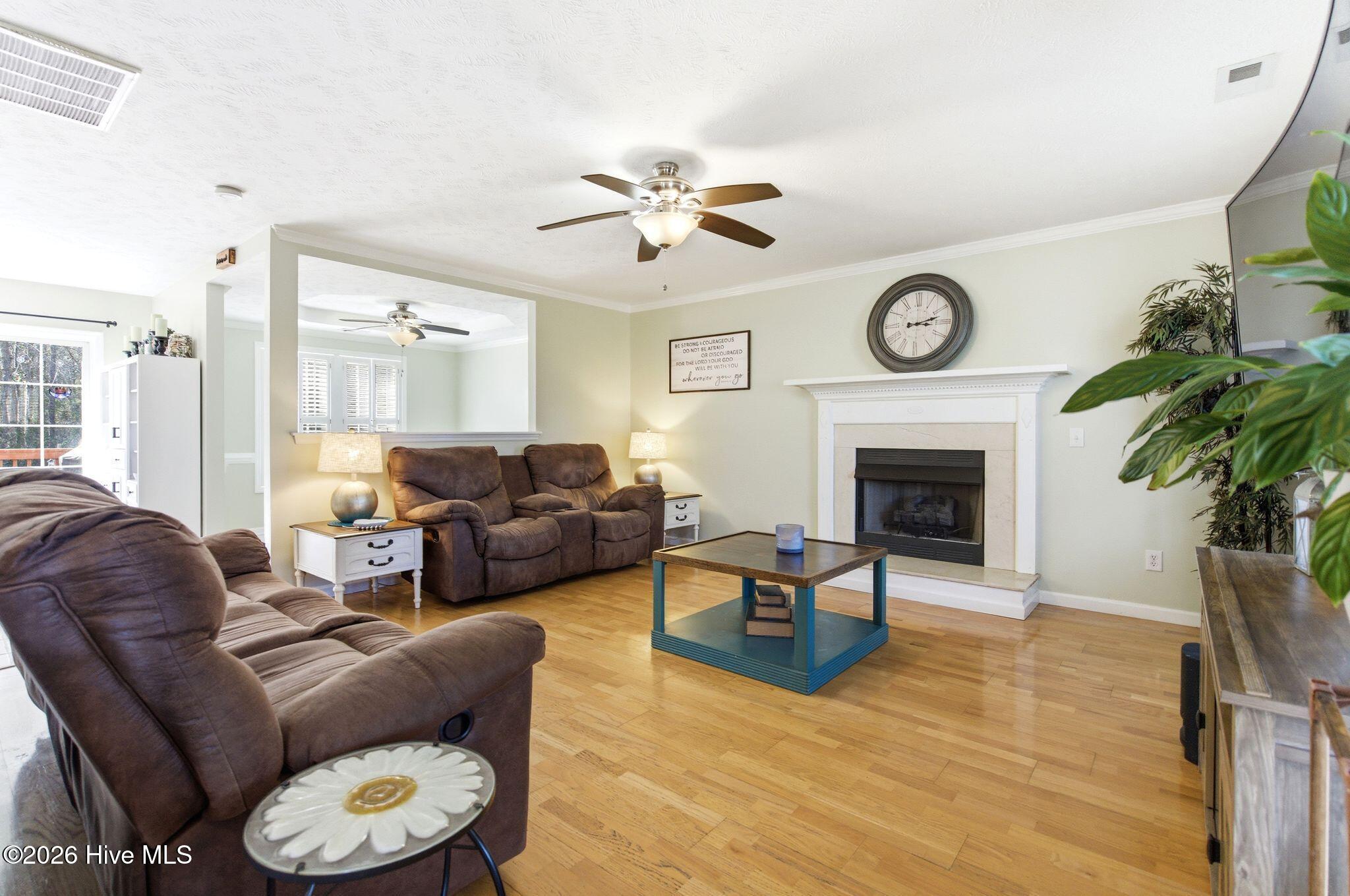 100561408 | Photo 17