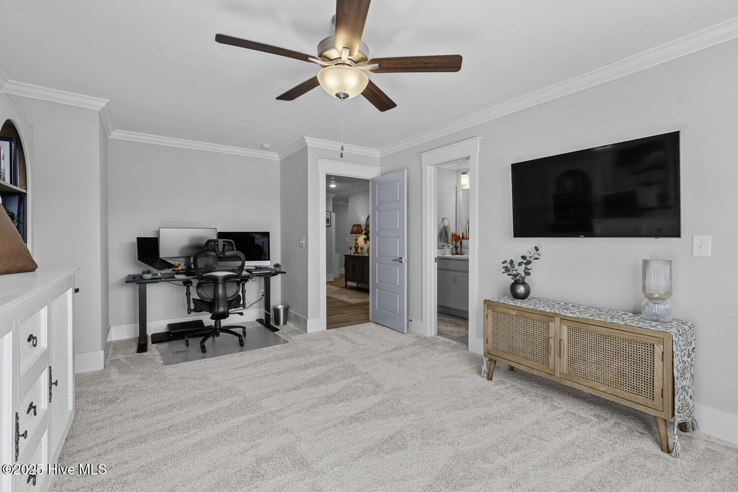 100545197 | Photo 44