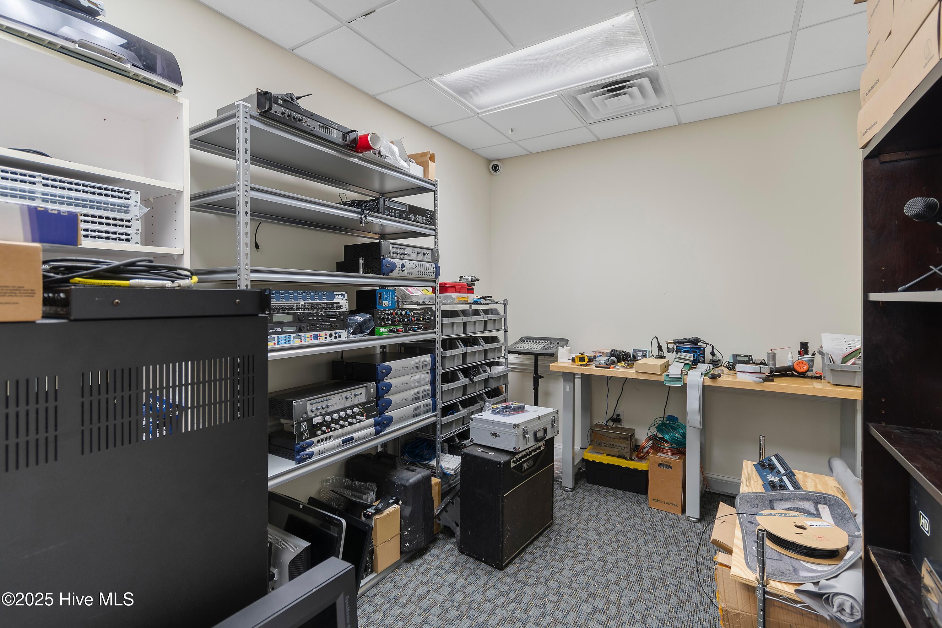 100491717 | Photo 33