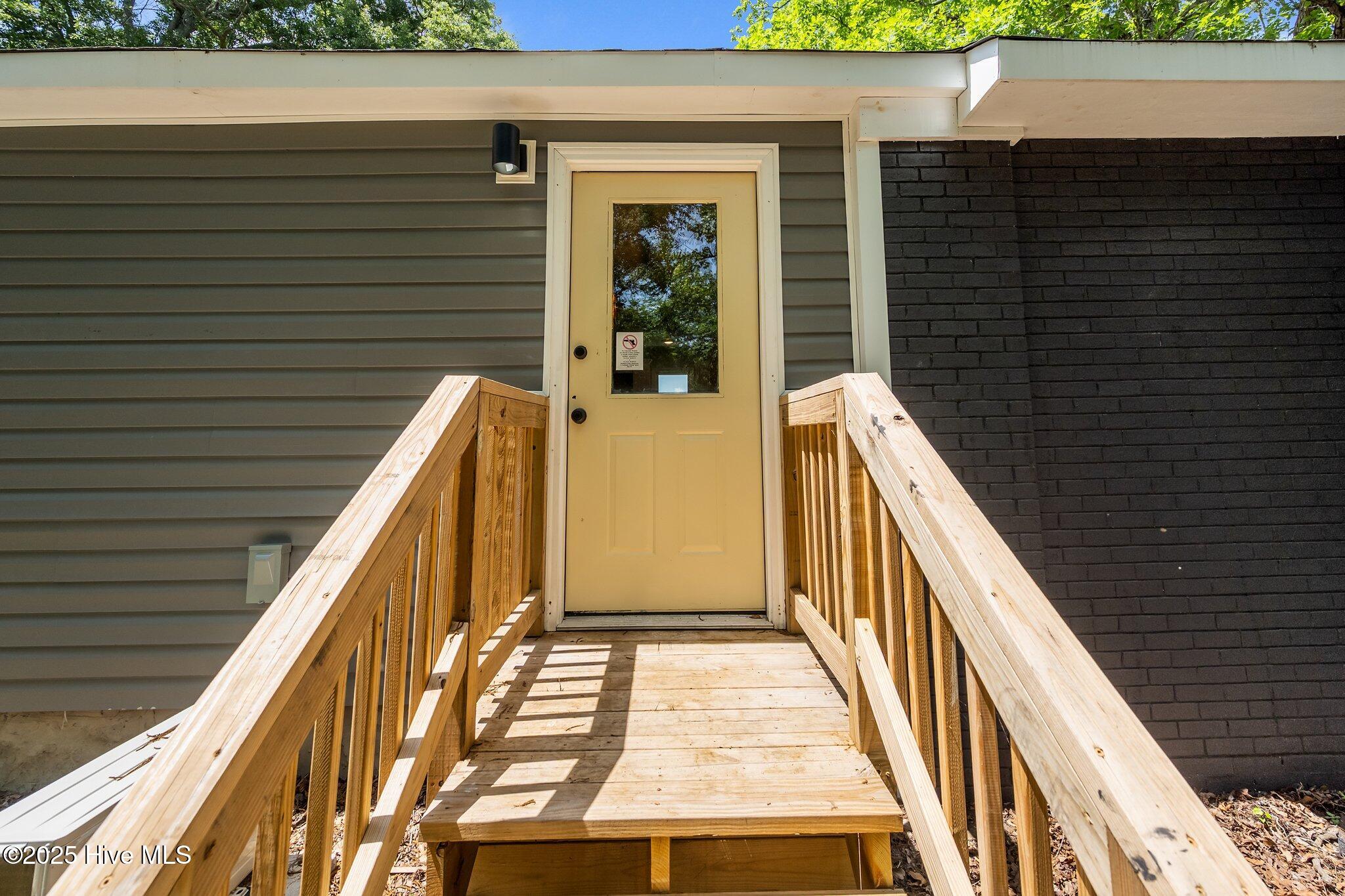 100544808 | Photo 44