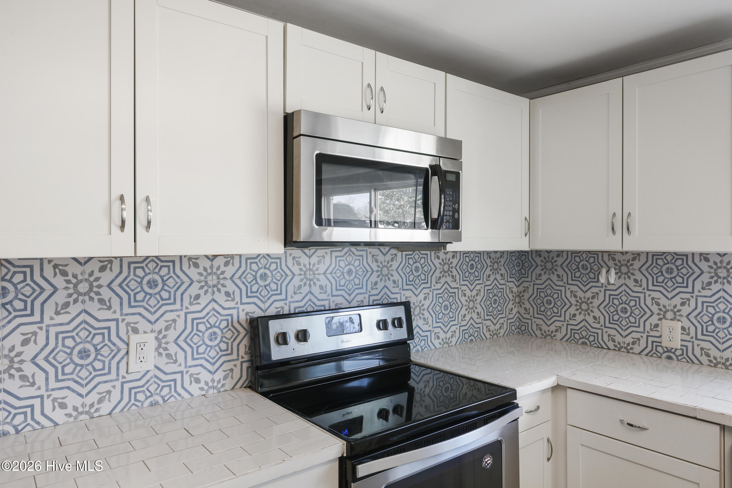 100561593 | Photo 11