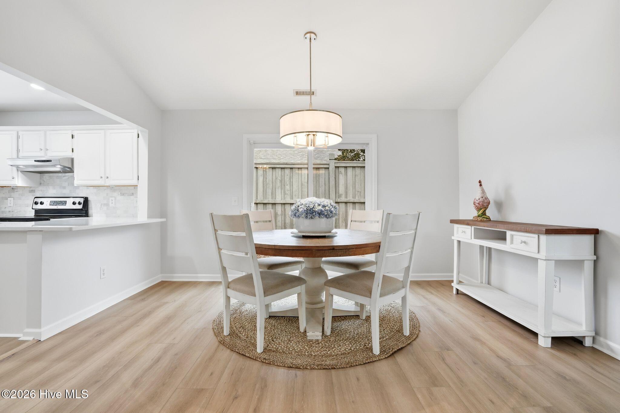 100555820 | Photo 13