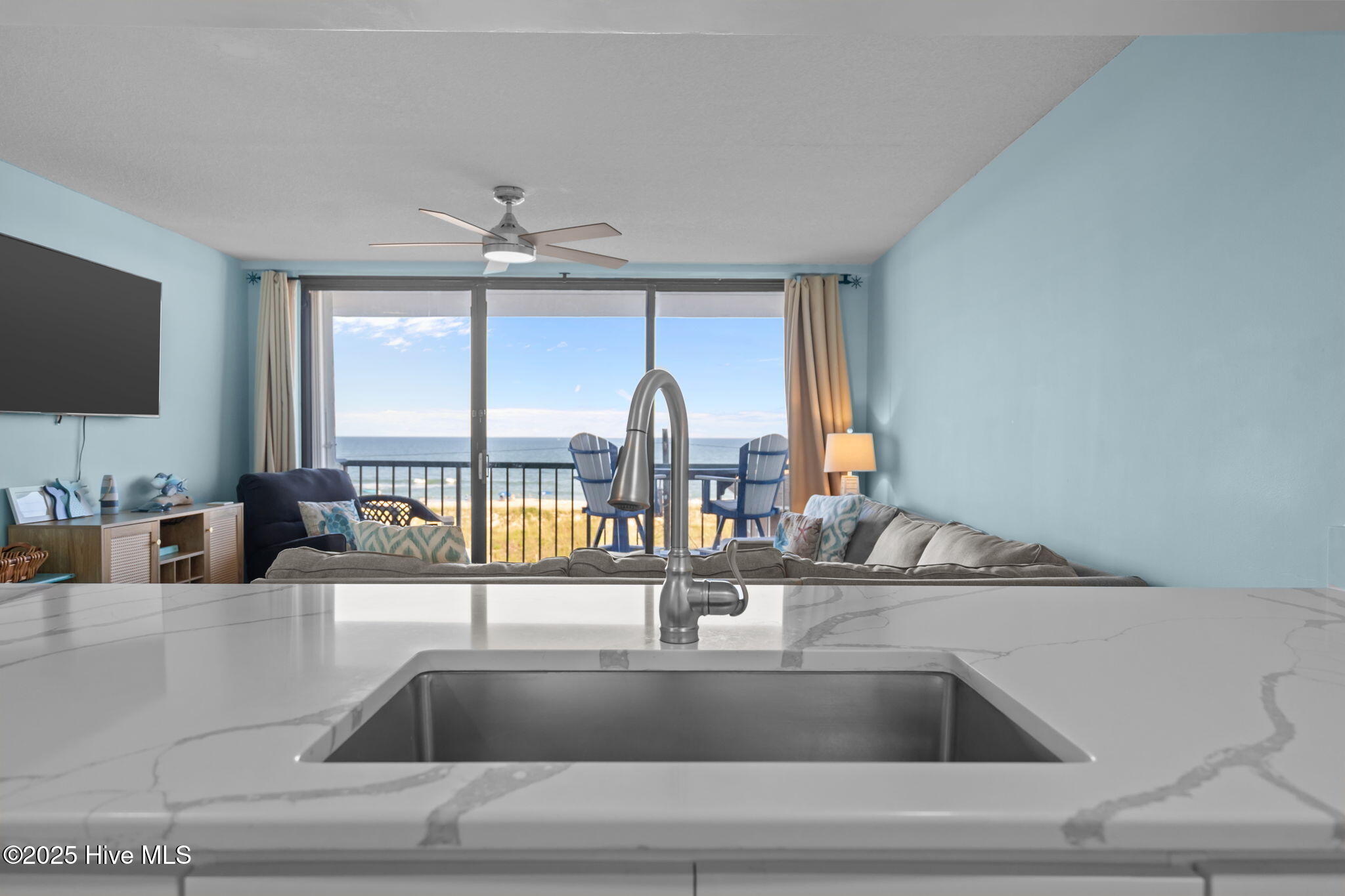 100529086 | Photo 10