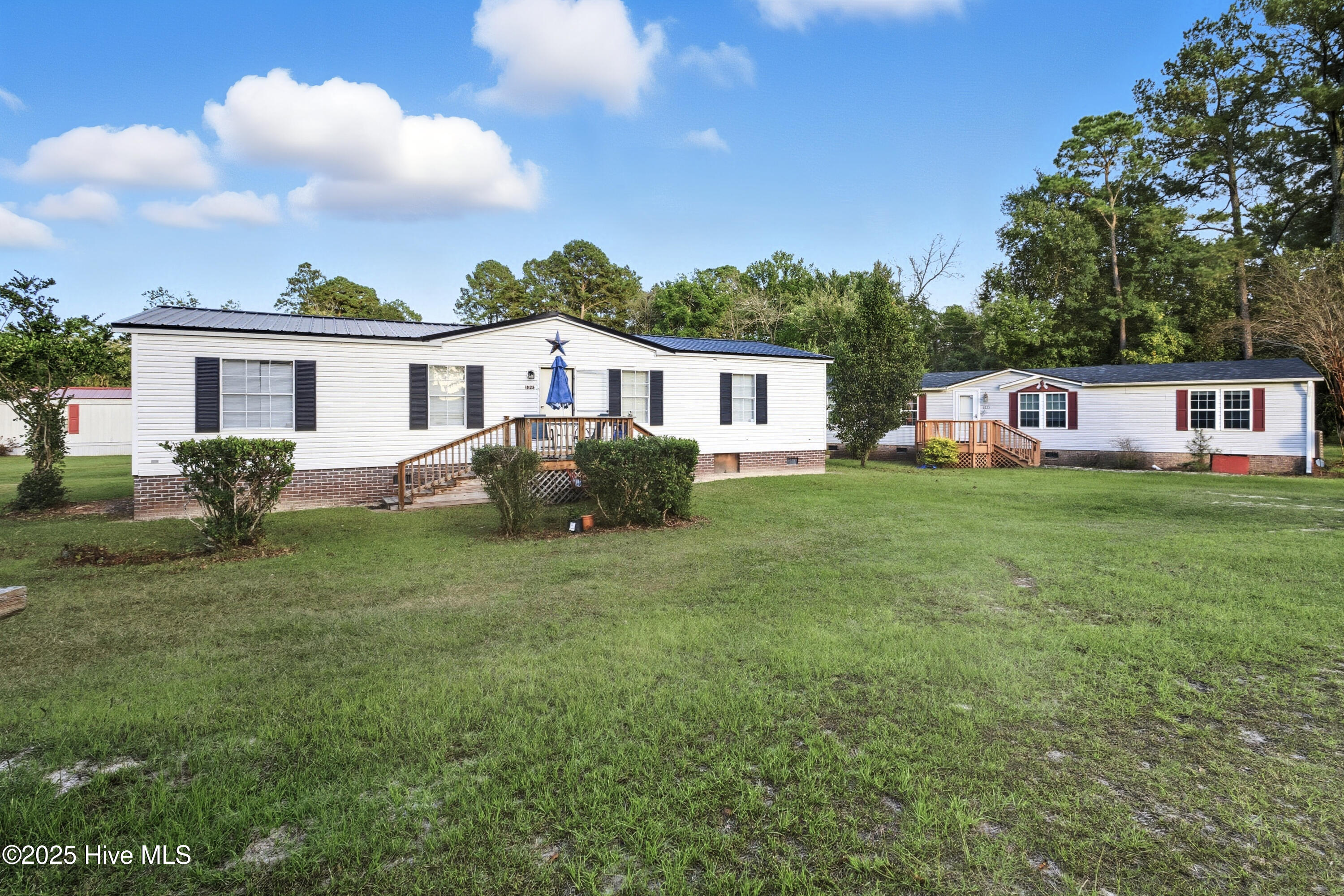 Homes for sale in White Lake, NC | 1025 White Lake Dr, White Lake, NC 28337 | MLS# 100533538