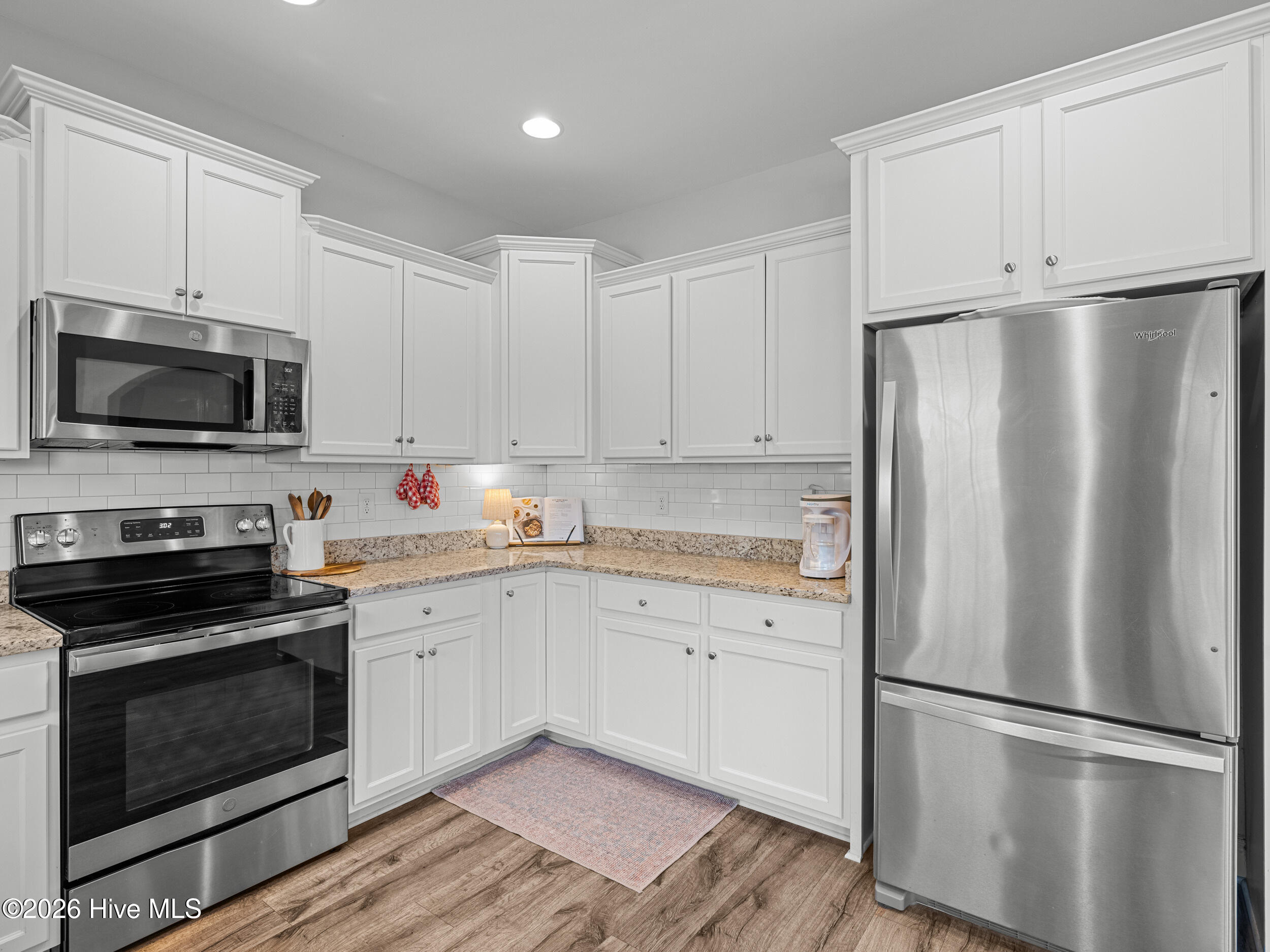 100553436 | Photo 23