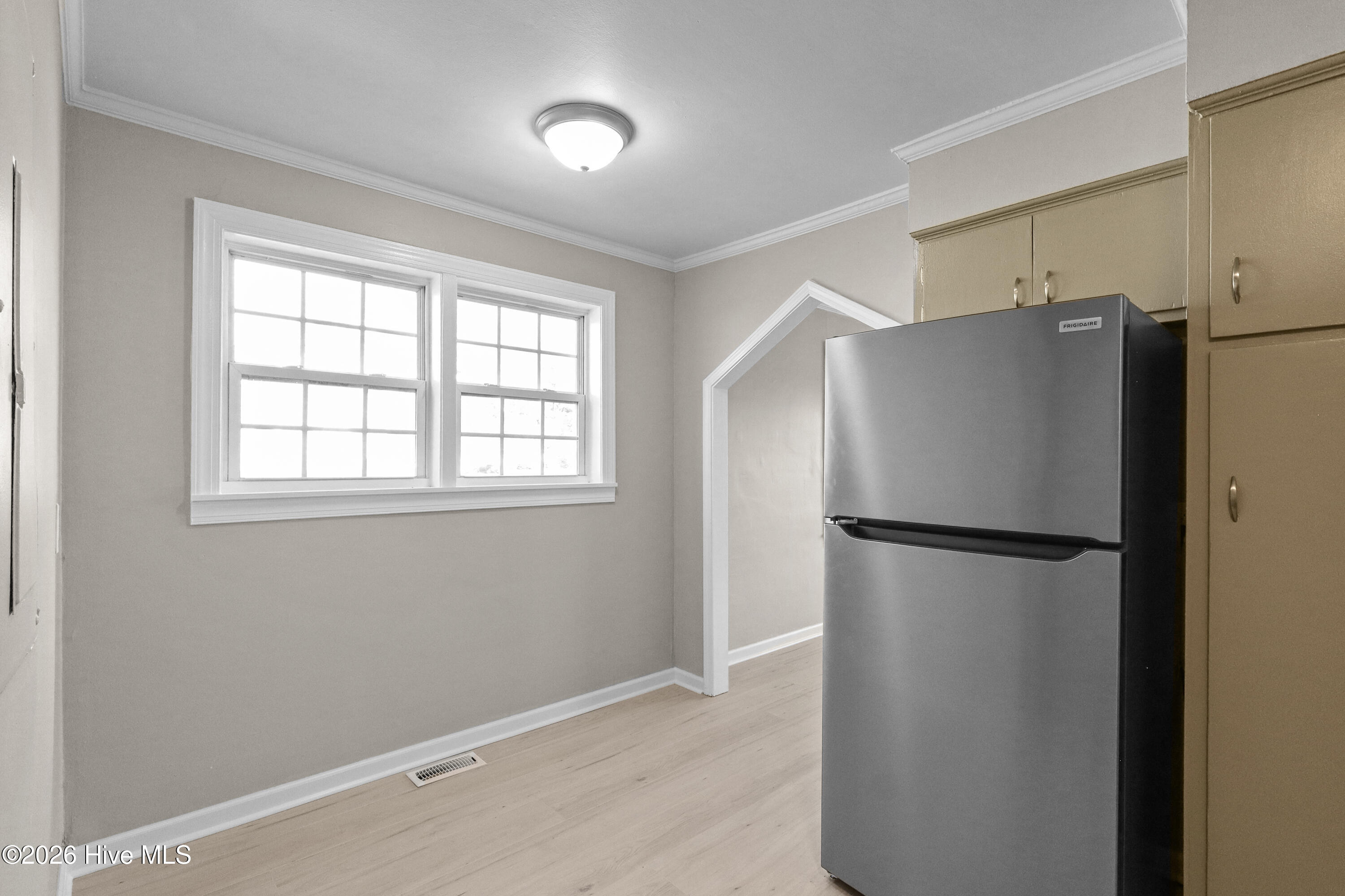 100563835 | Photo 11