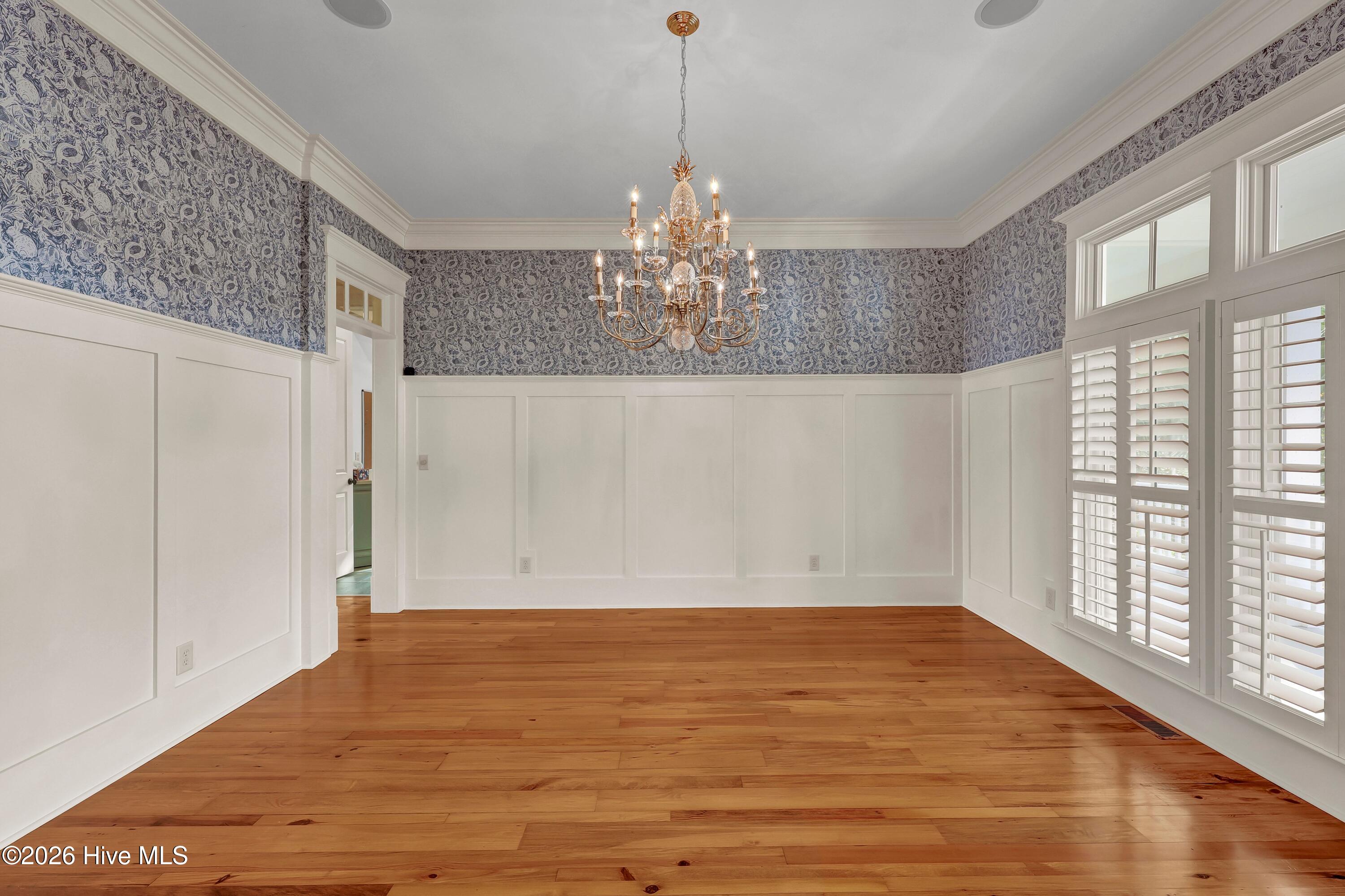 100569484 | Photo 35