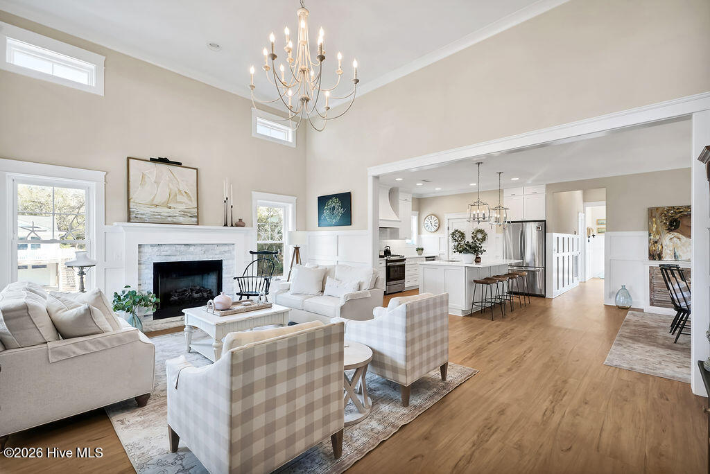 100561148 | Photo 11