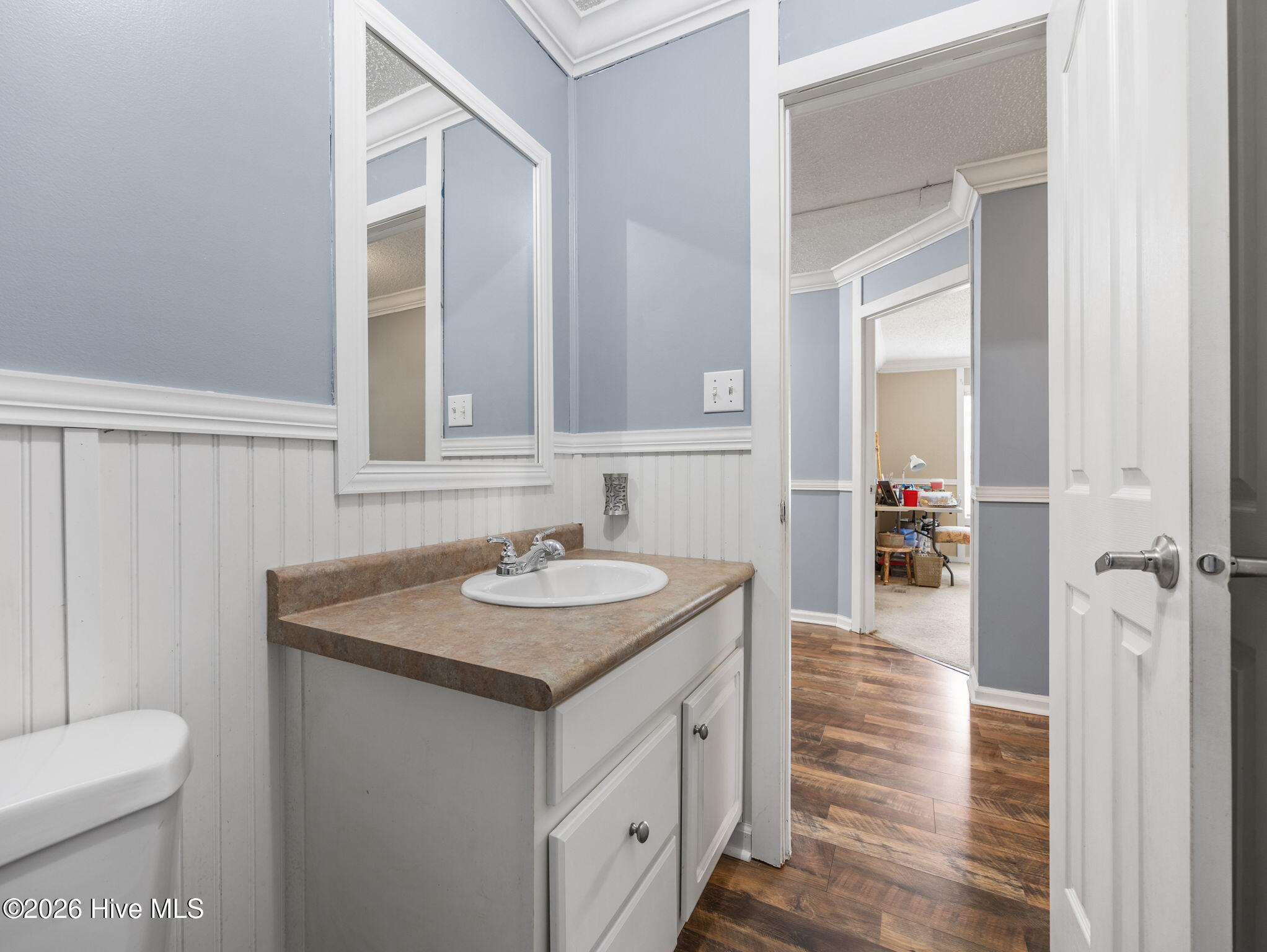 100566211 | Photo 23