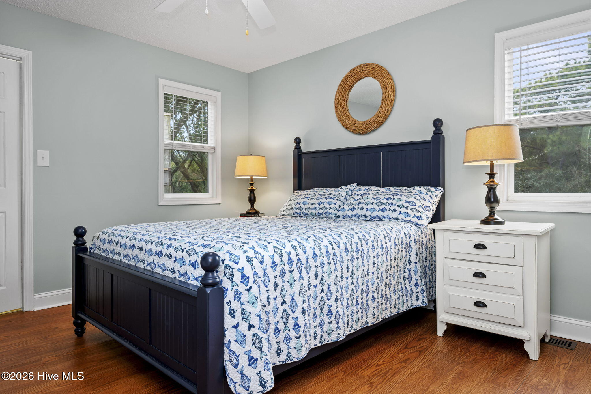 100557272 | Photo 40