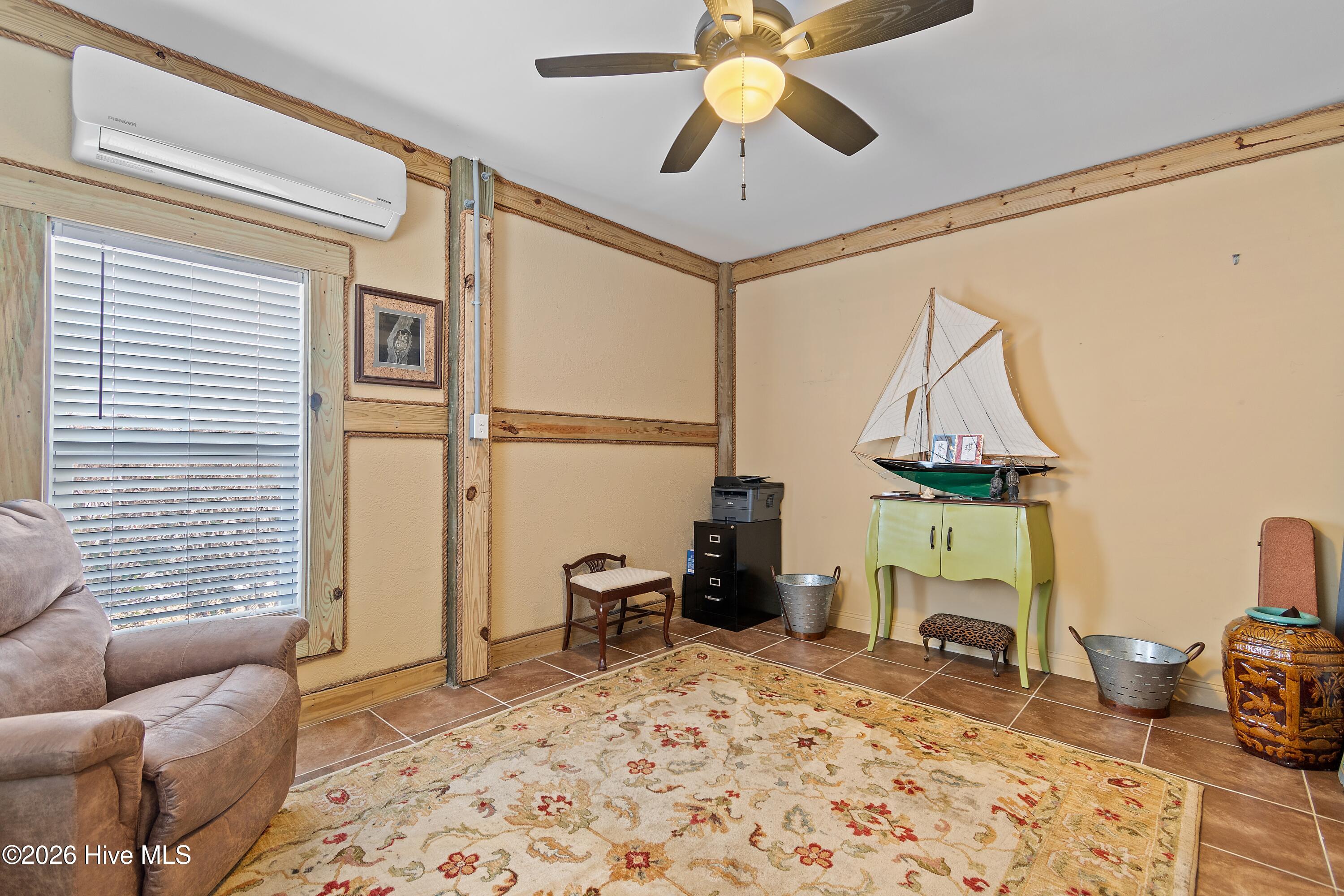 100558702 | Photo 63