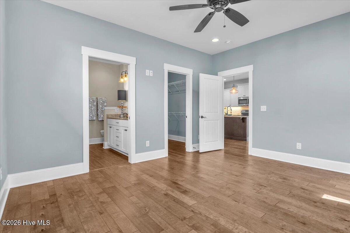 100558839 | Photo 40