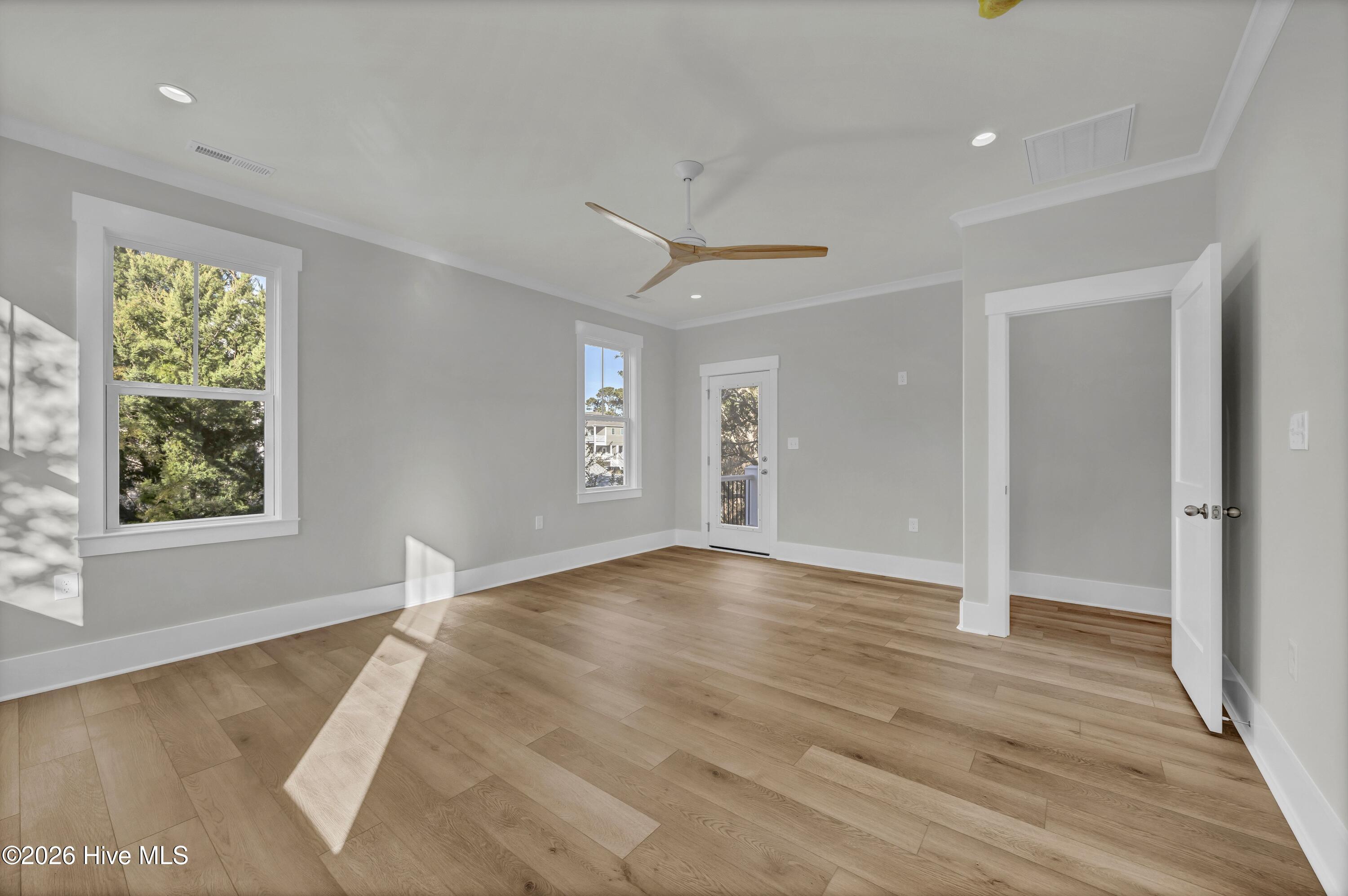 100547771 | Photo 18