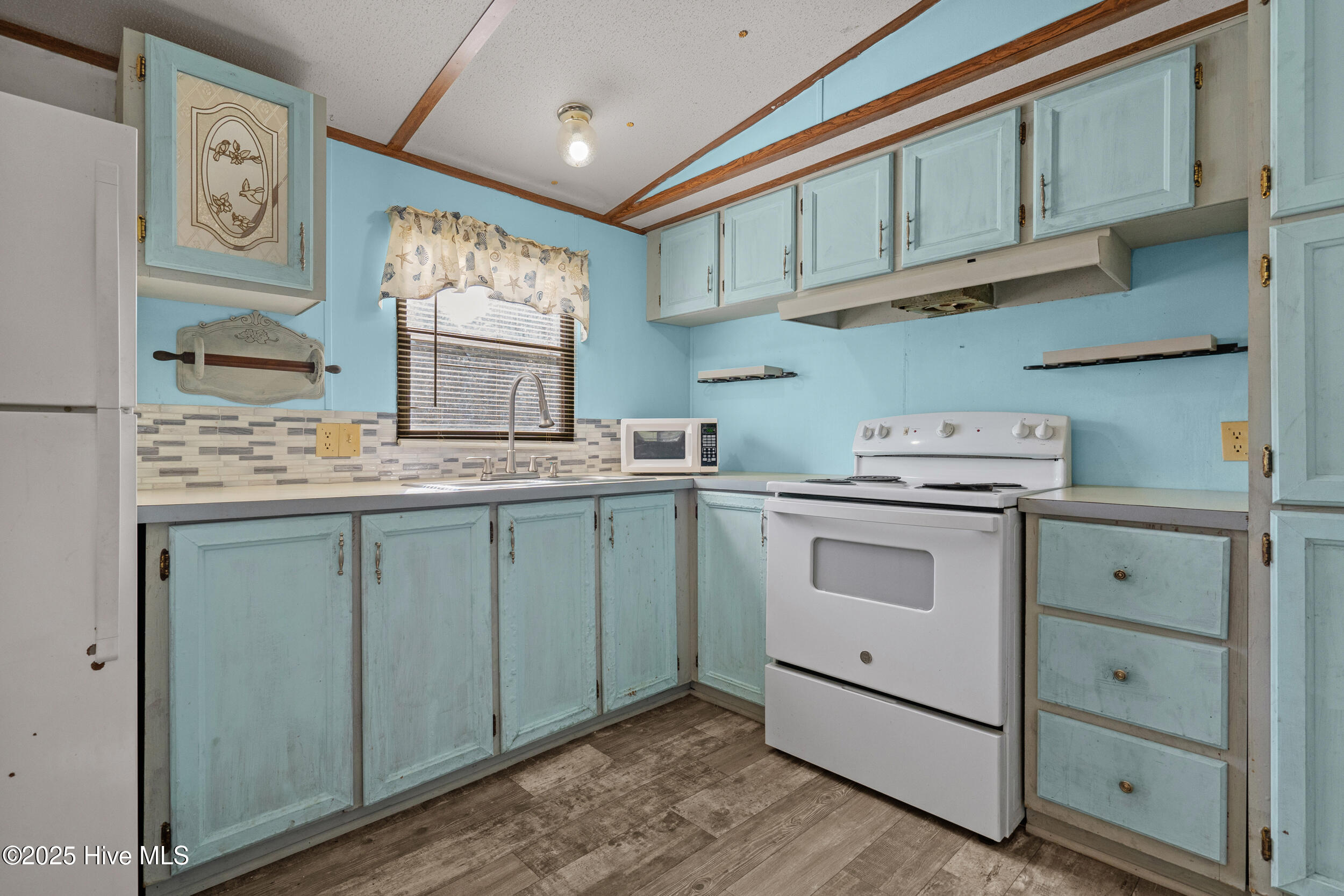 100539109 | Photo 12