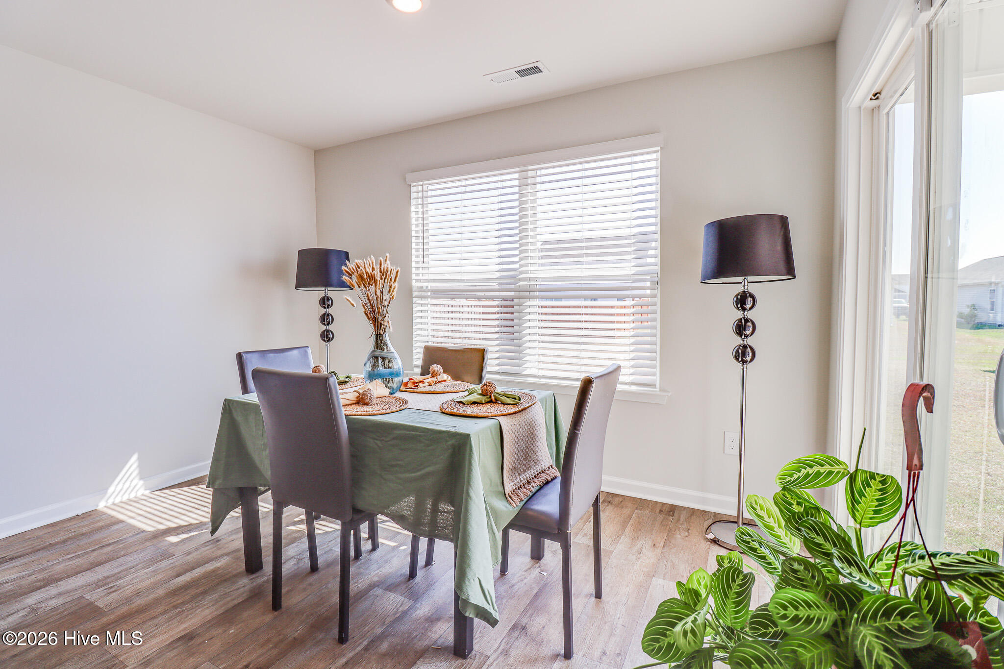 100569775 | Photo 13