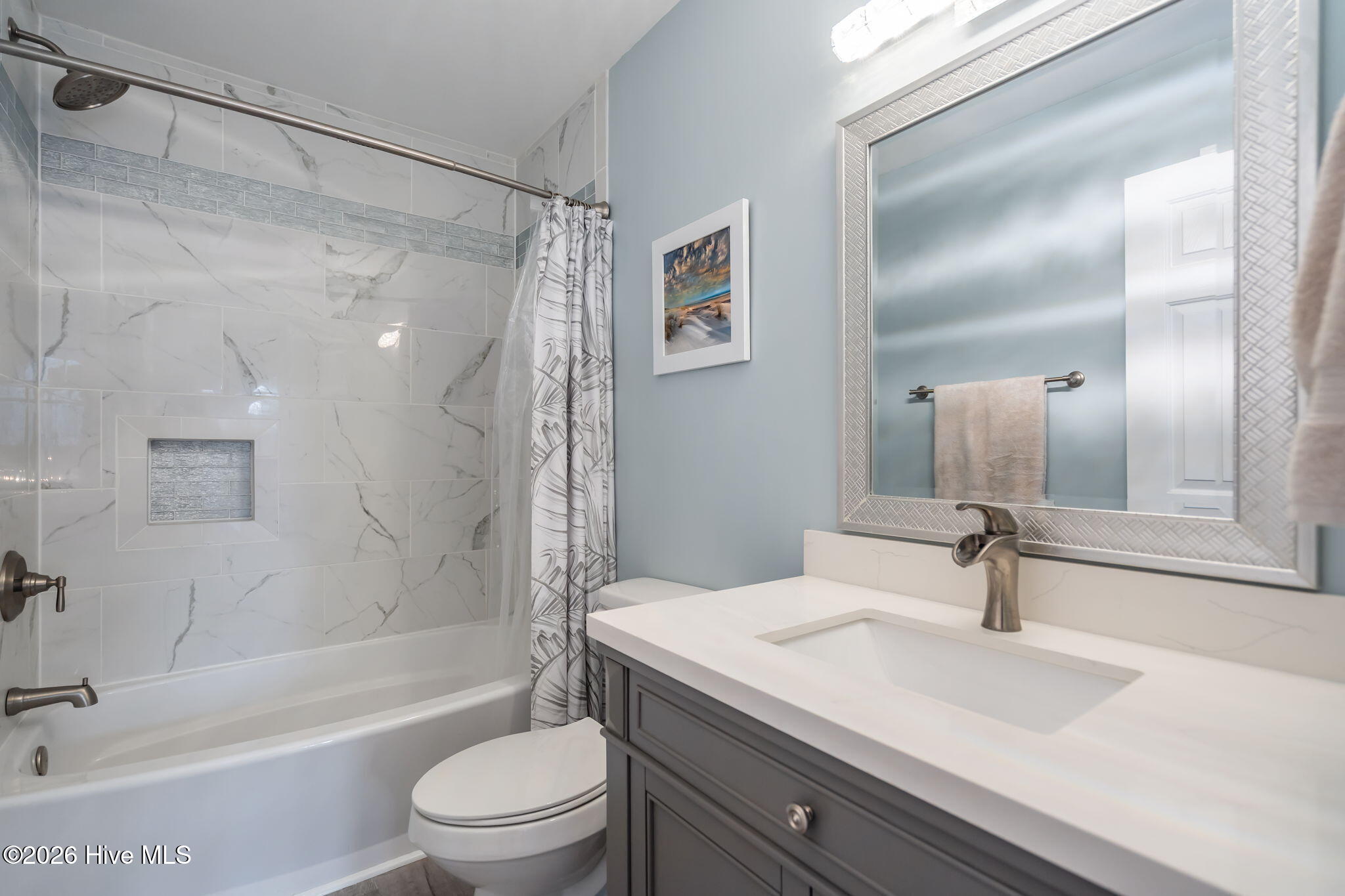 100548092 | Photo 38