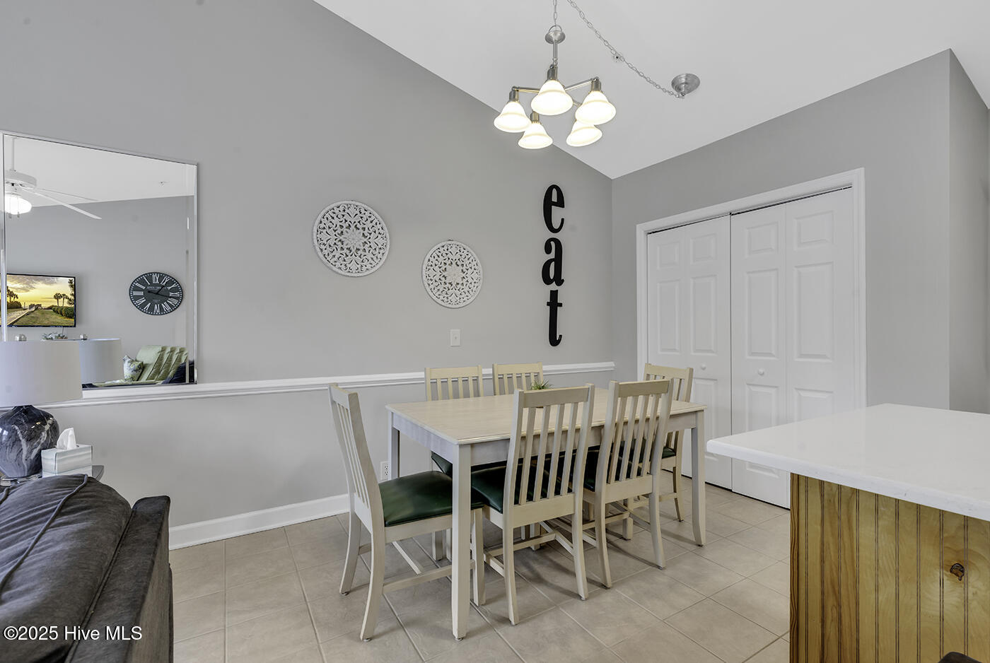 100552564 | Photo 13