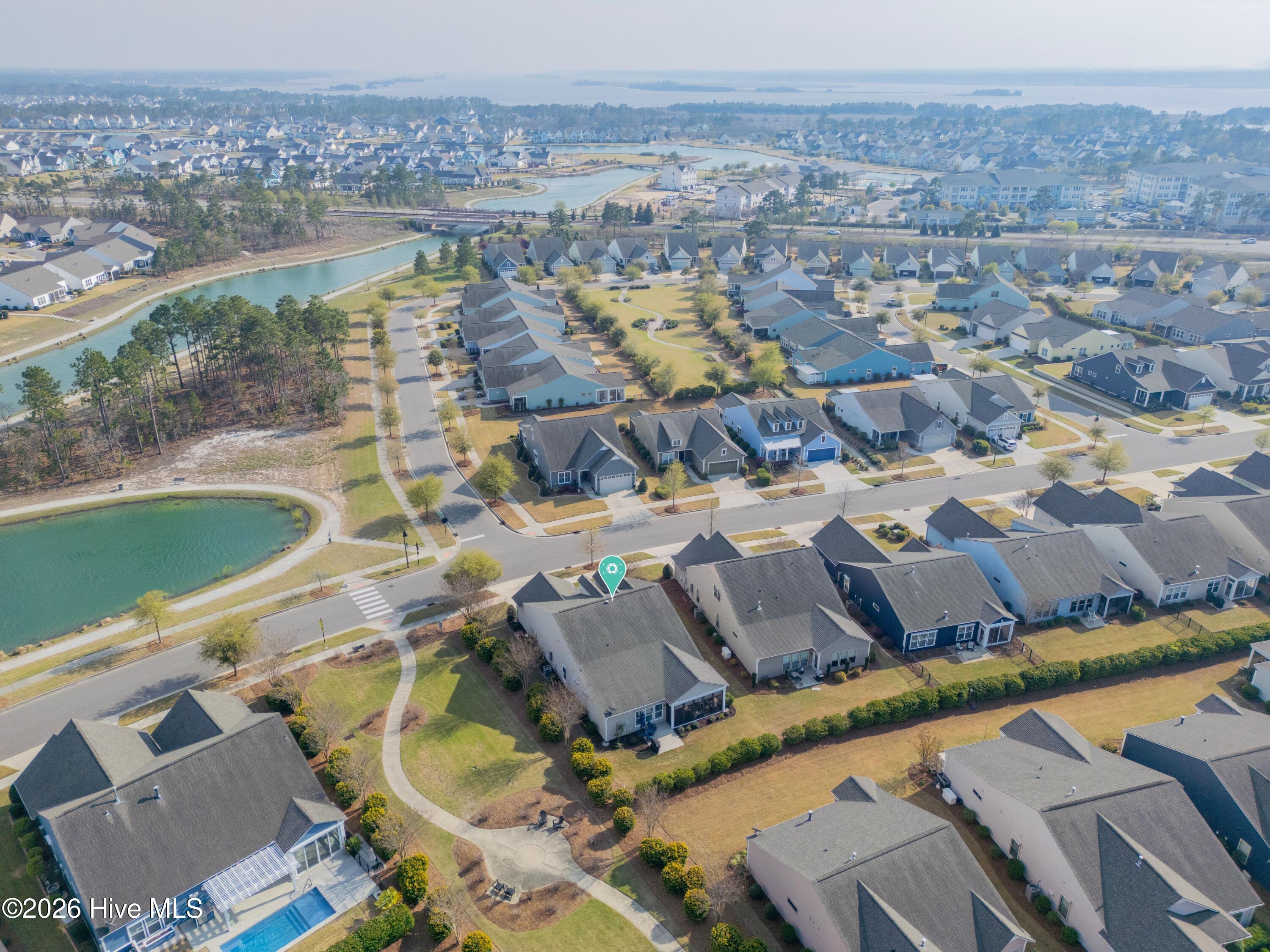 100562061 | Photo 33