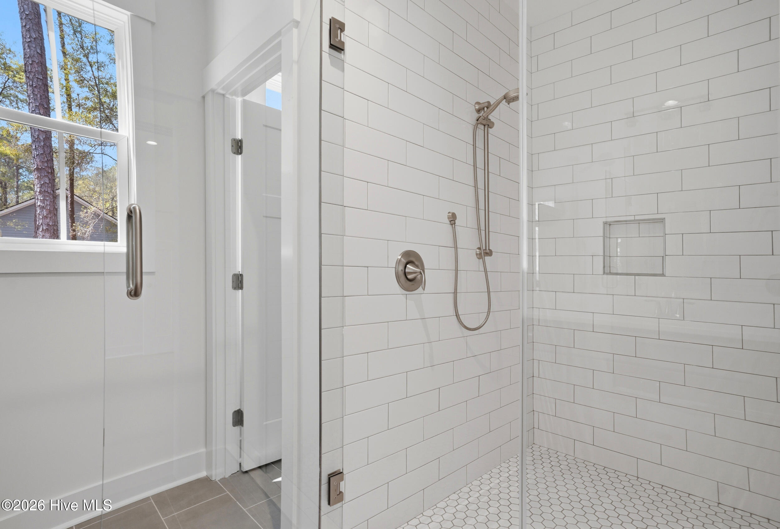 100556928 | Photo 27