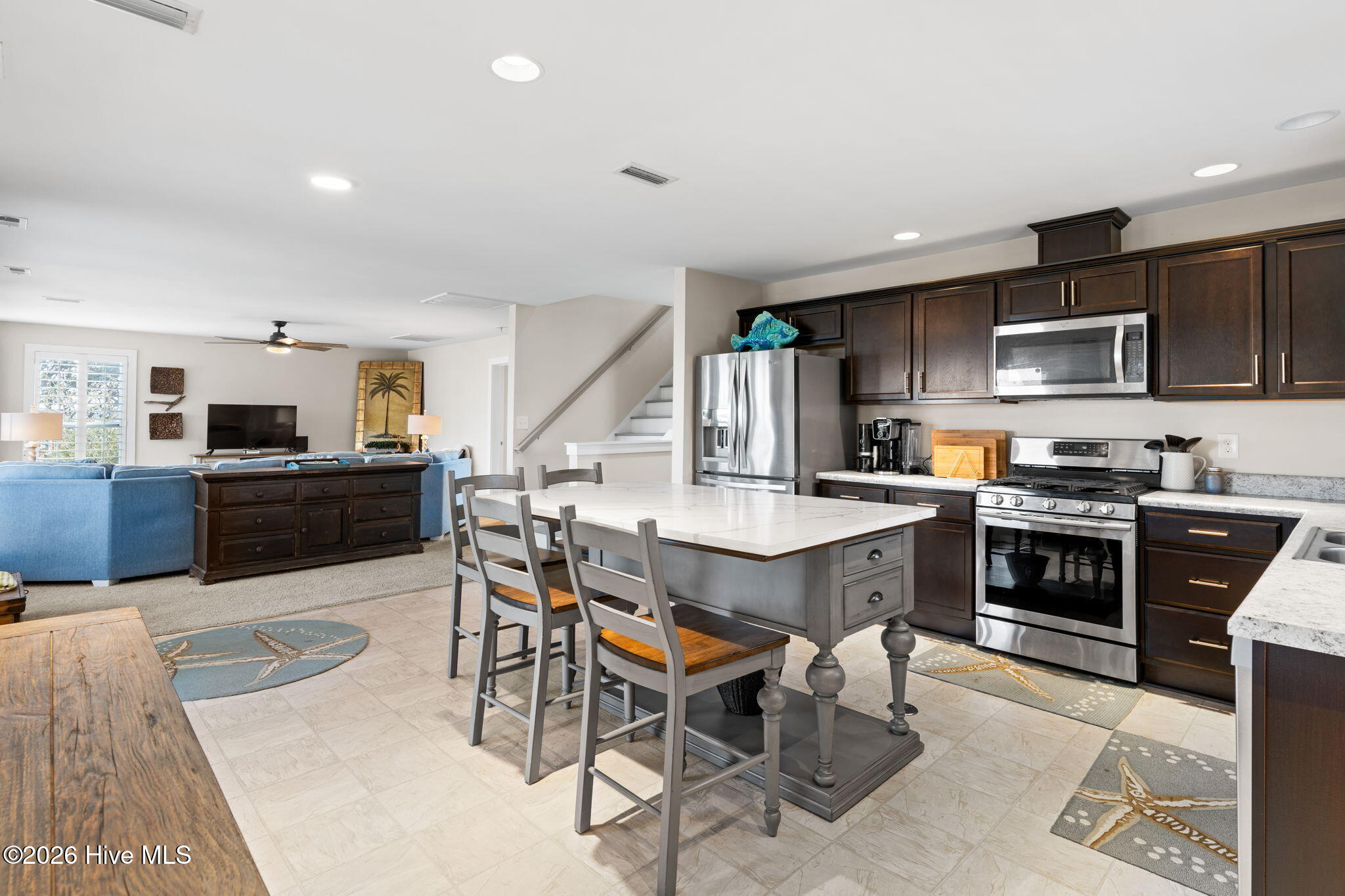 100560331 | Photo 12