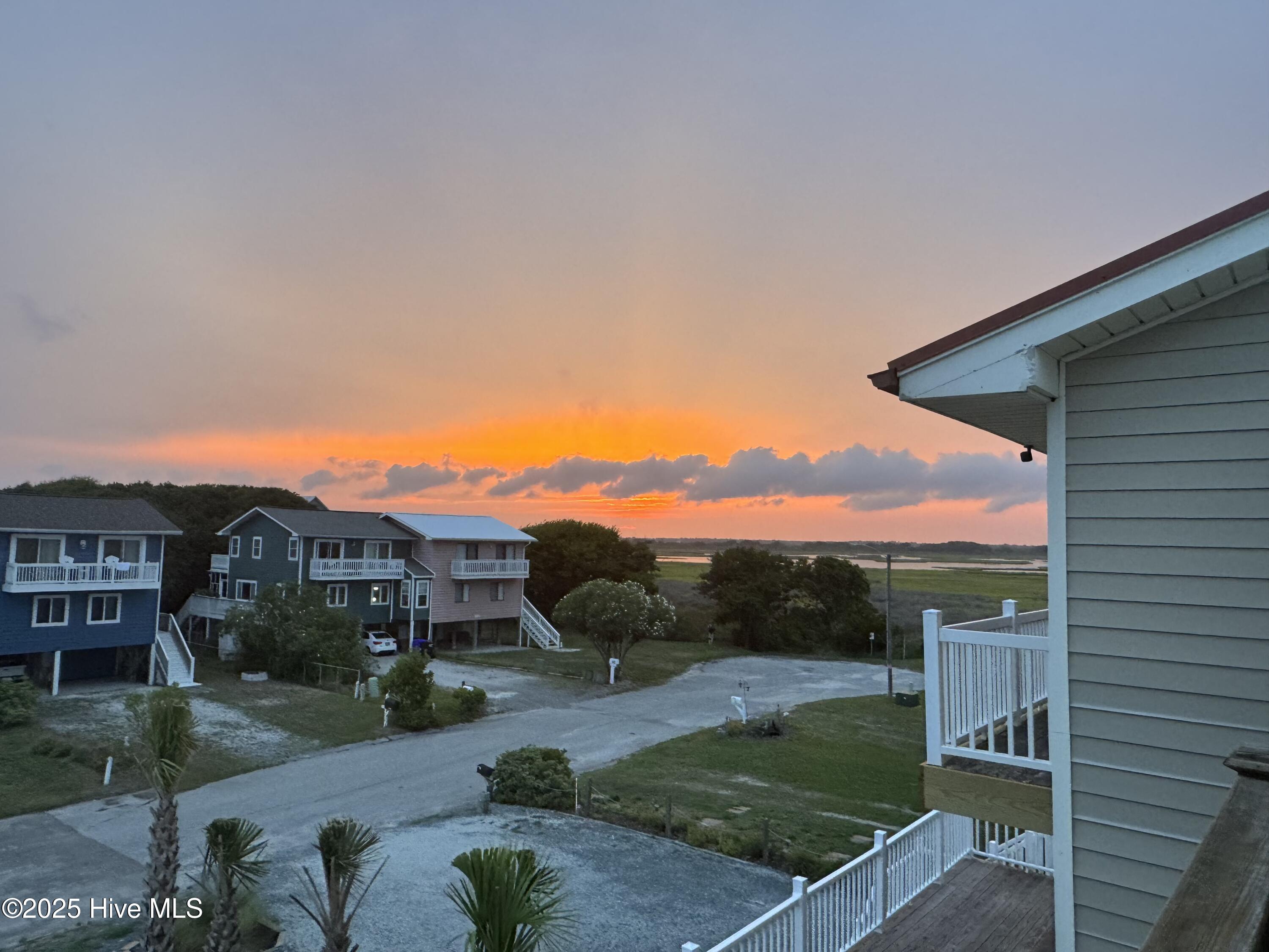 100542400 | Photo 33