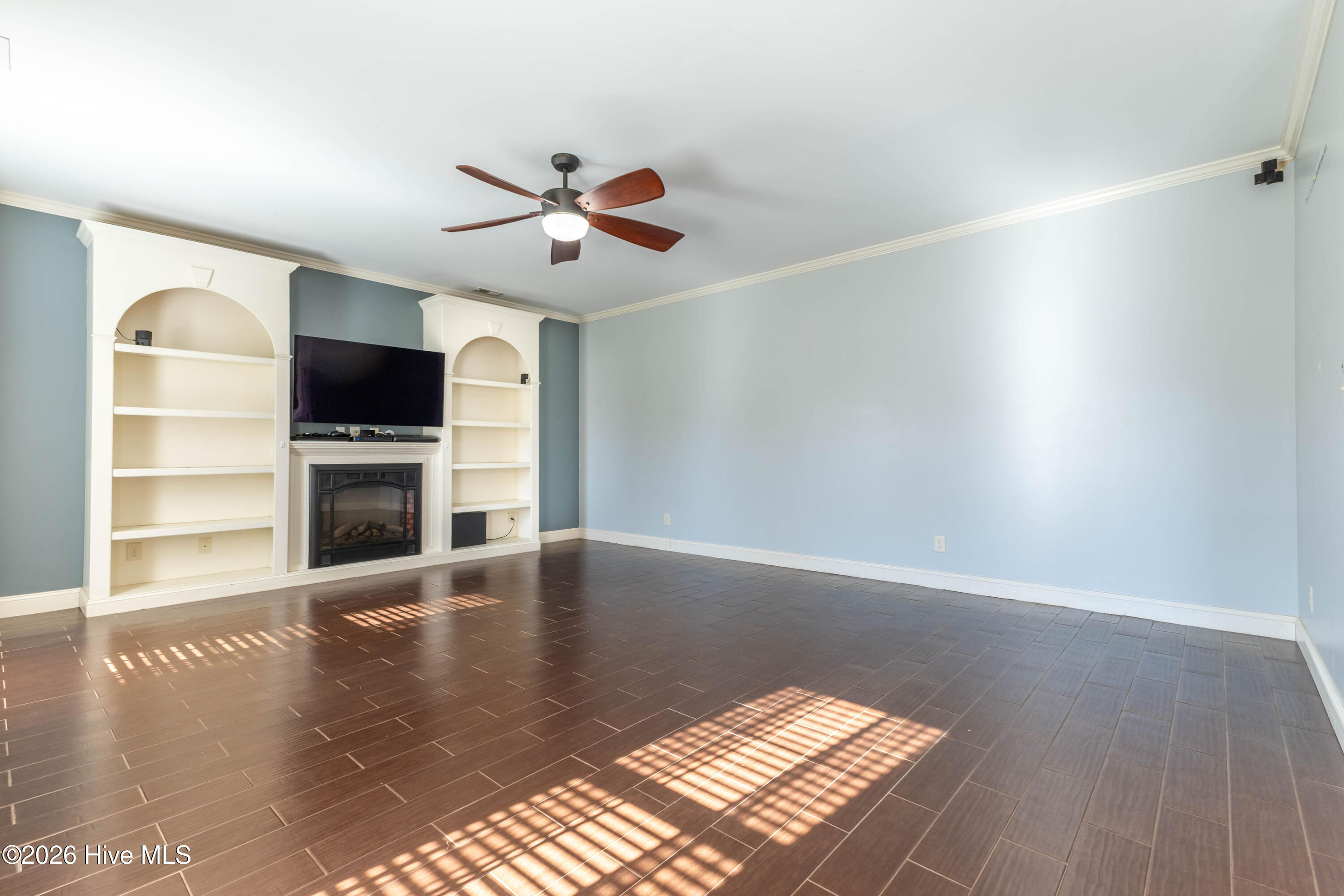 100542008 | Photo 14