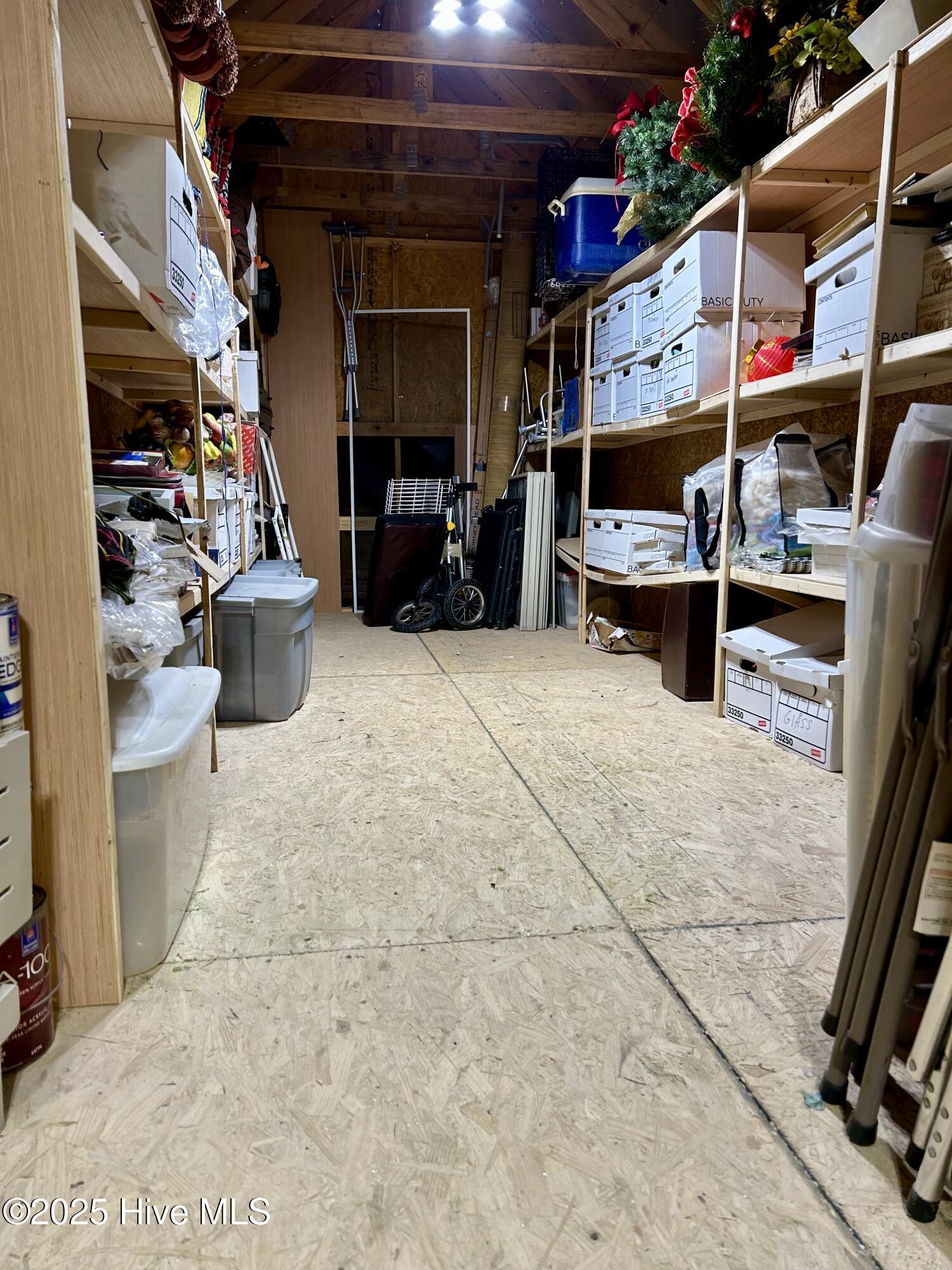 100522757 | Photo 34