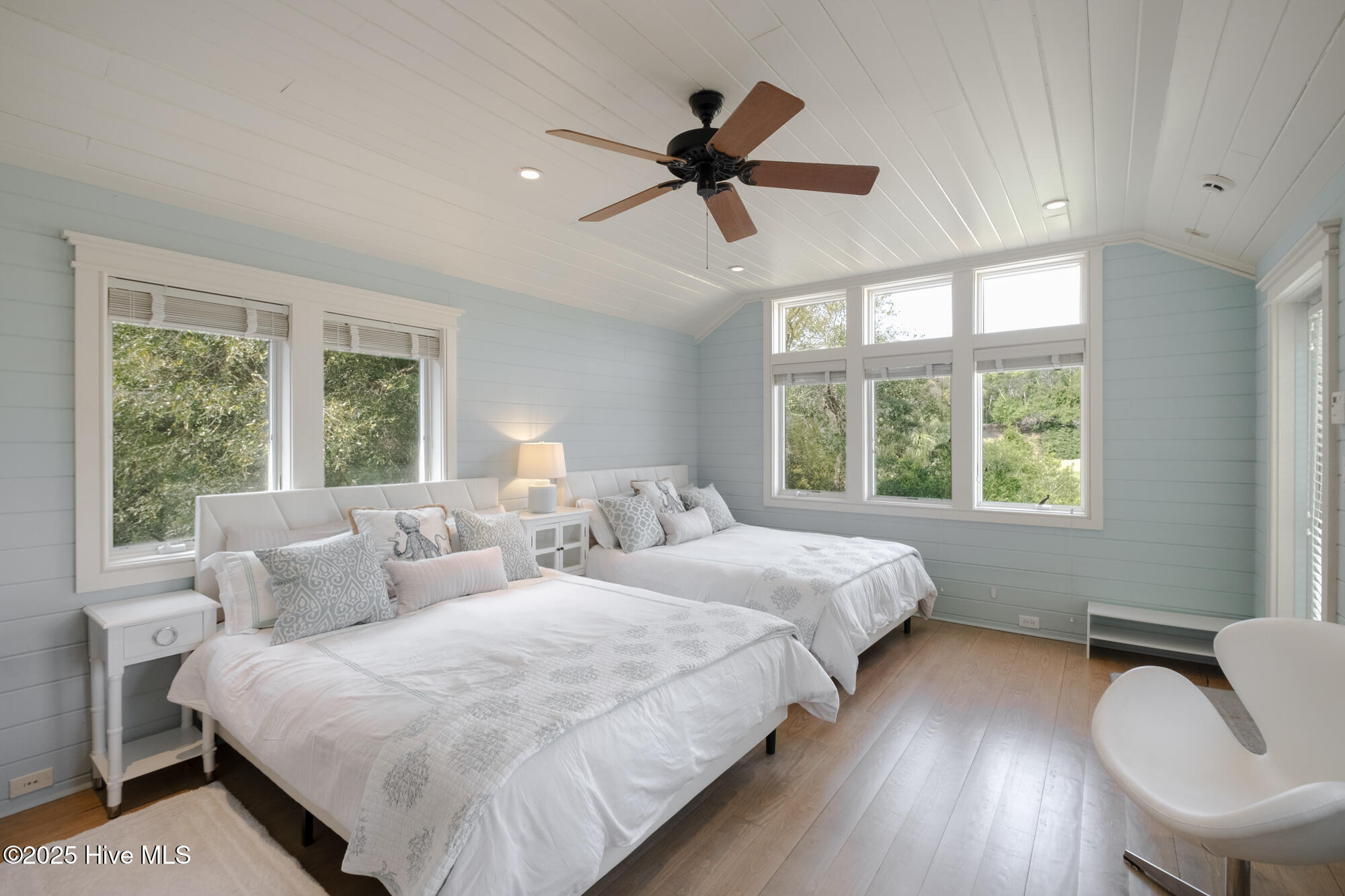 100517307 | Photo 30