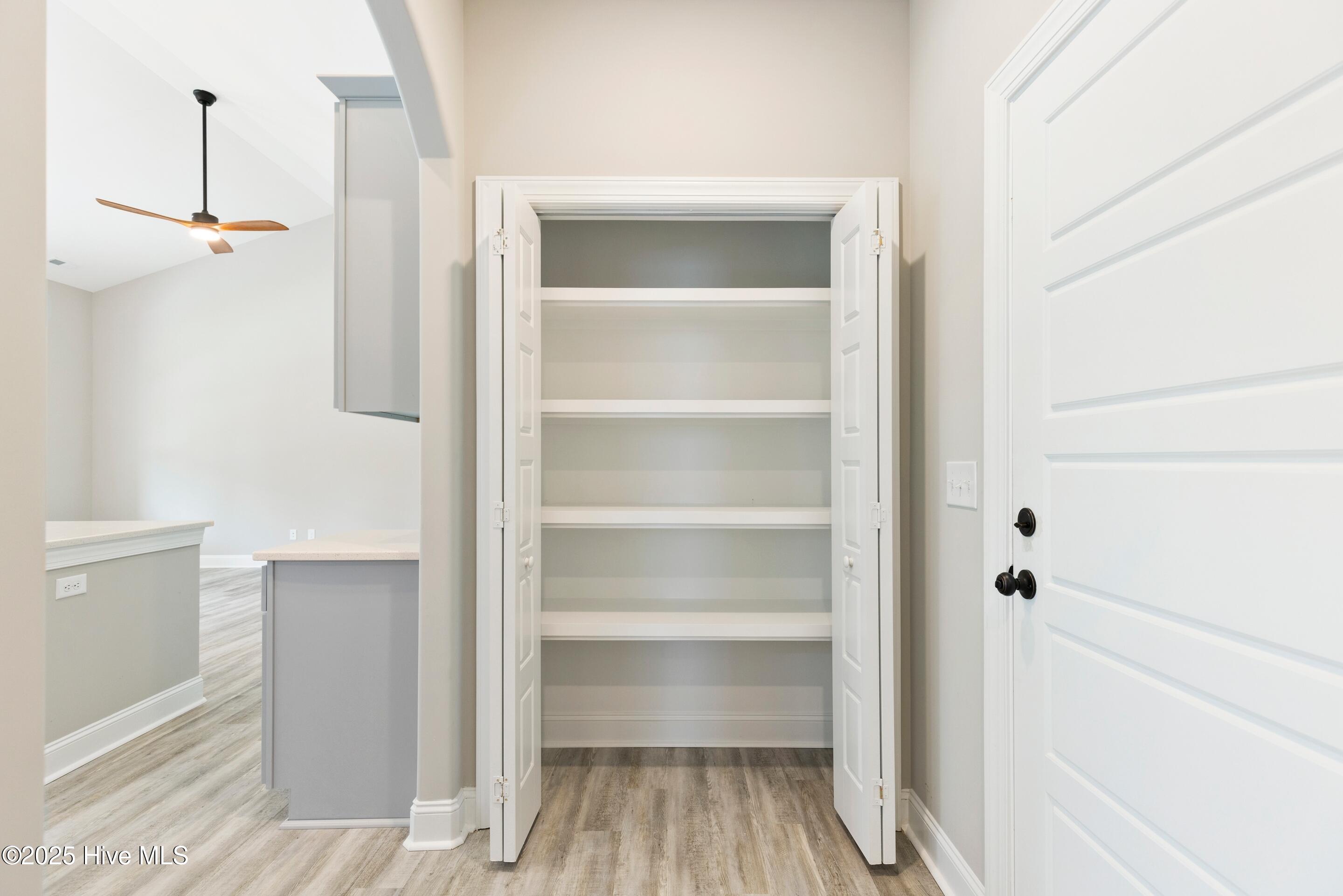 100524111 | Photo 26