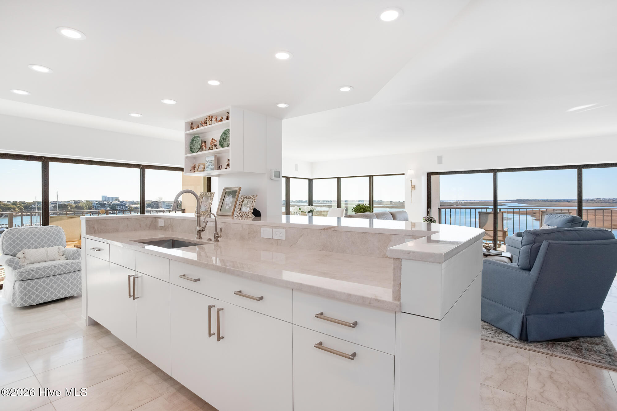 100557997 | Photo 17