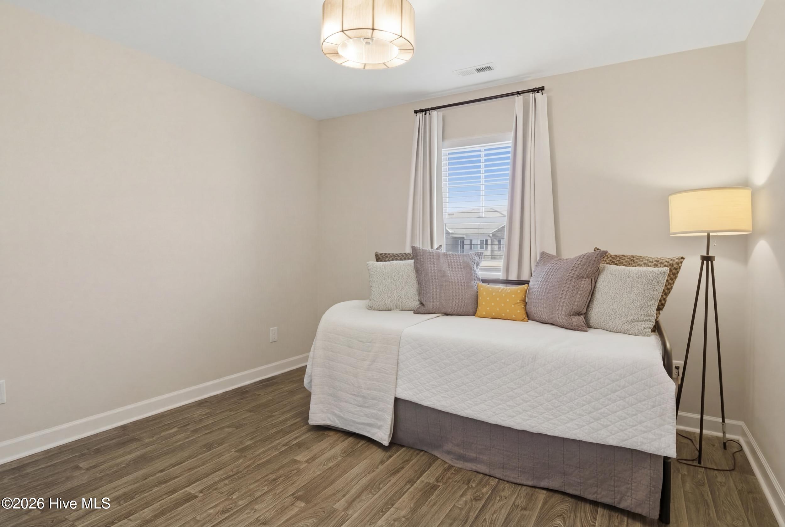 100553402 | Photo 29