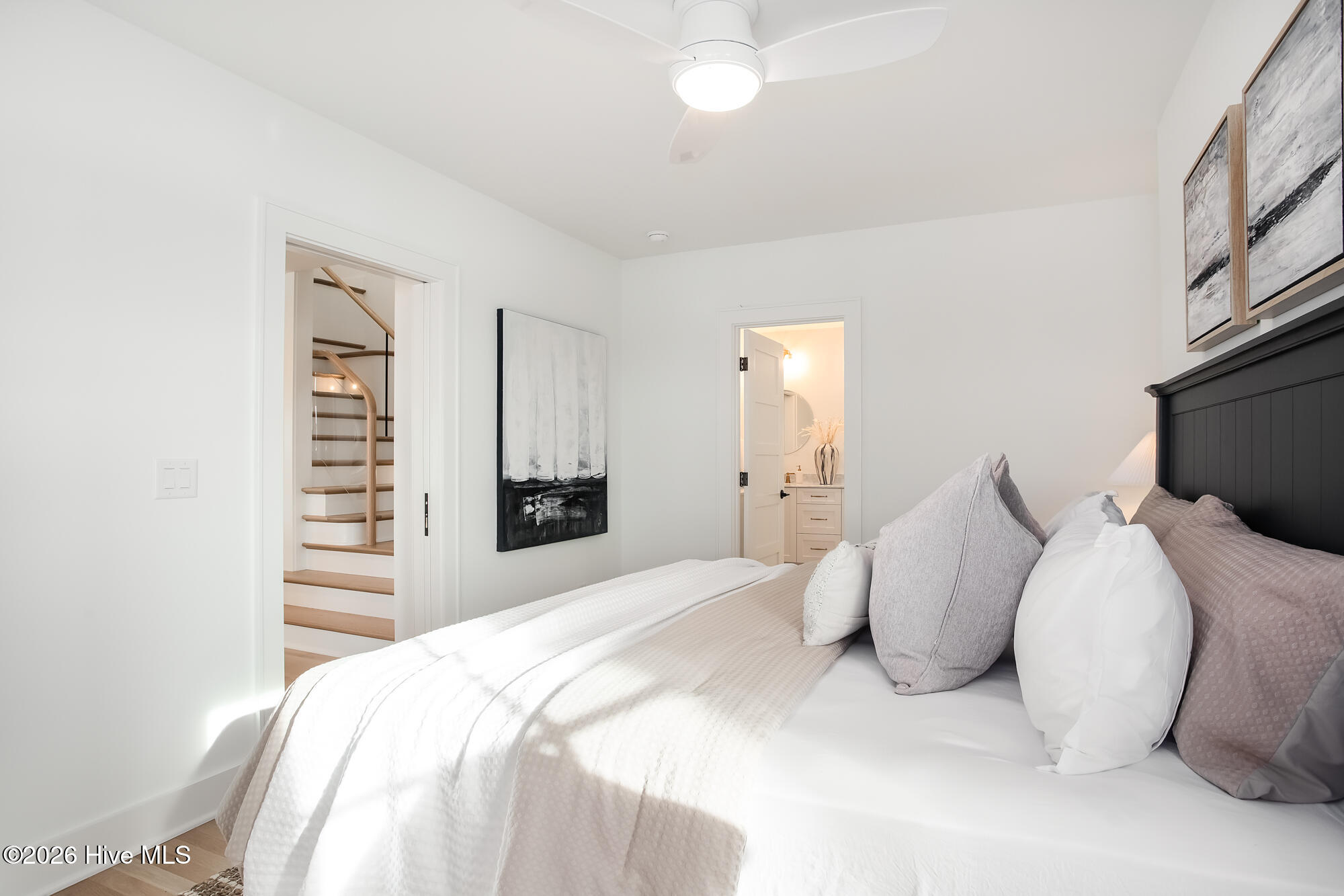 100550703 | Photo 42