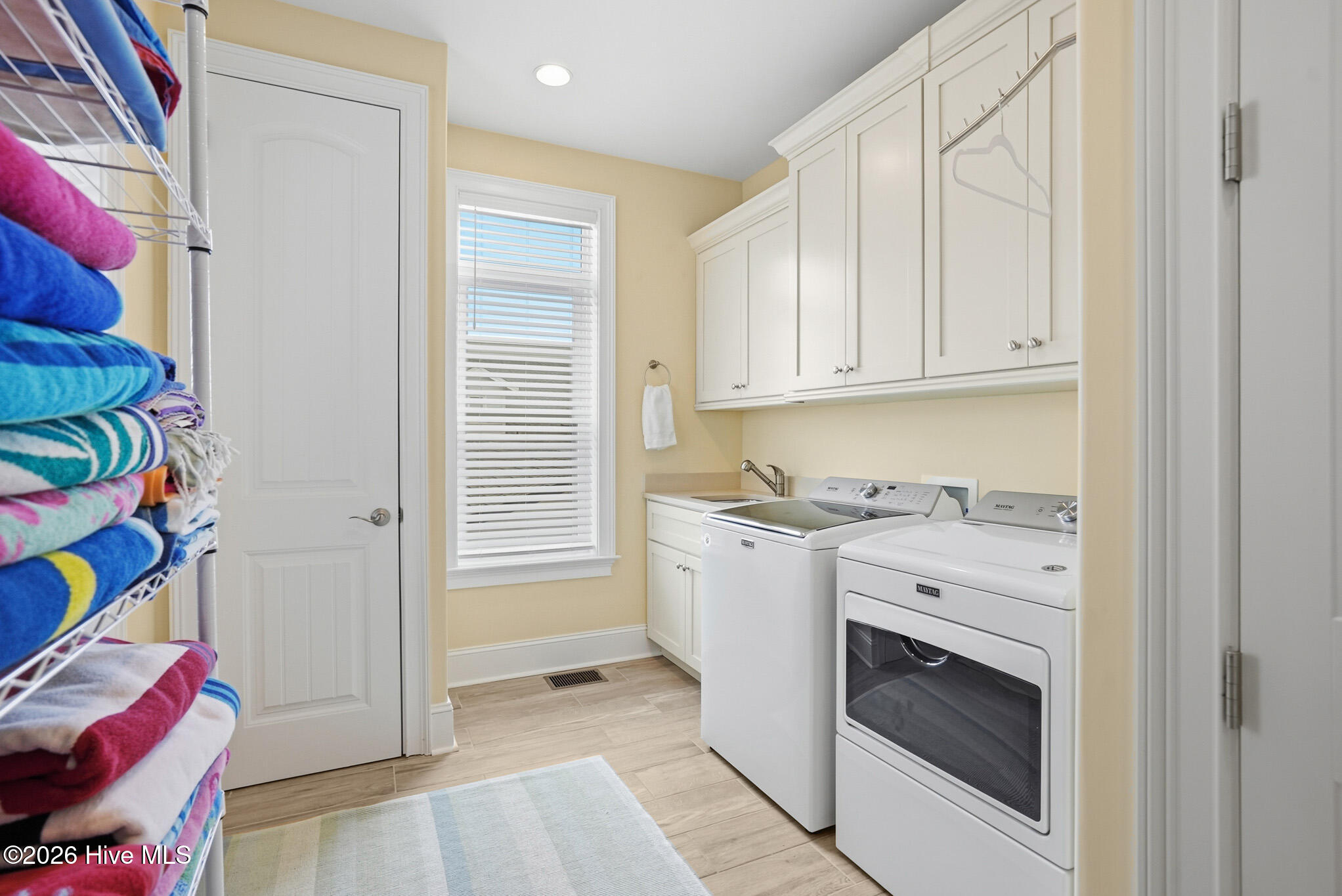 100558393 | Photo 34