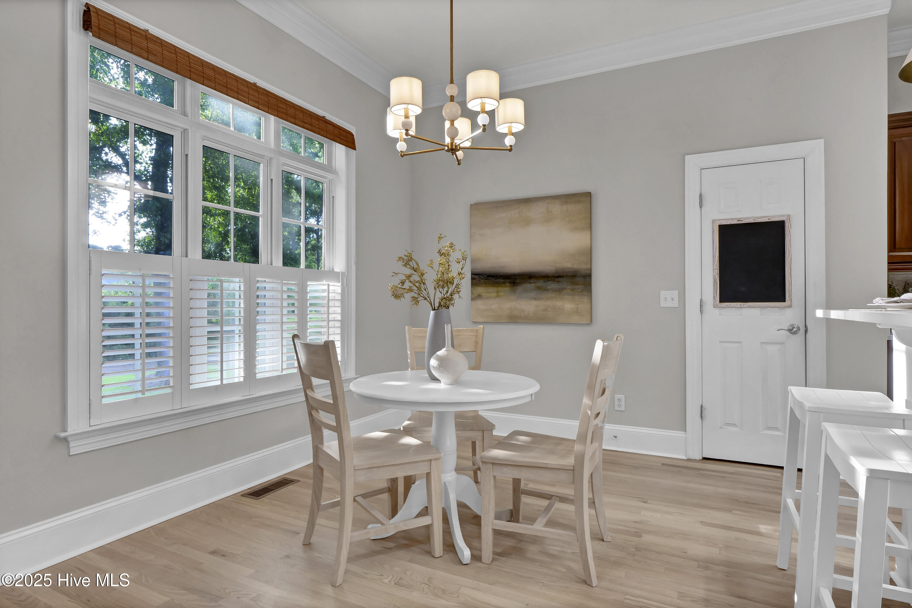 100518600 | Photo 14