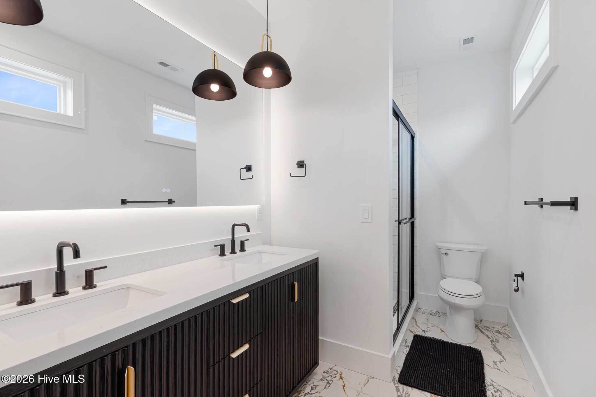 100556926 | Photo 22