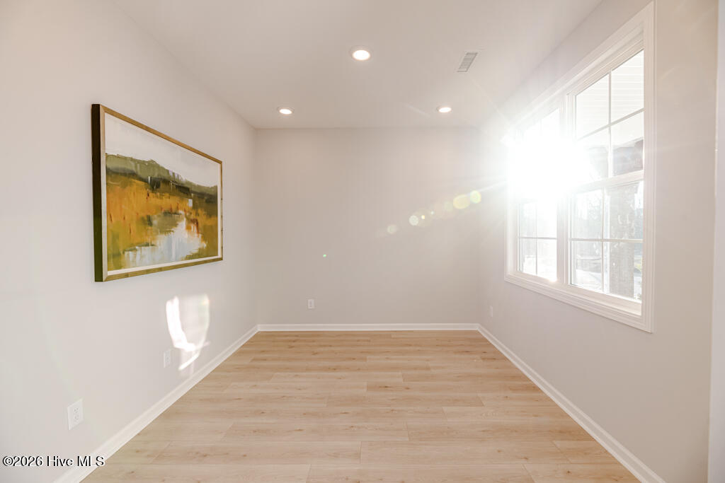 100507421 | Photo 18