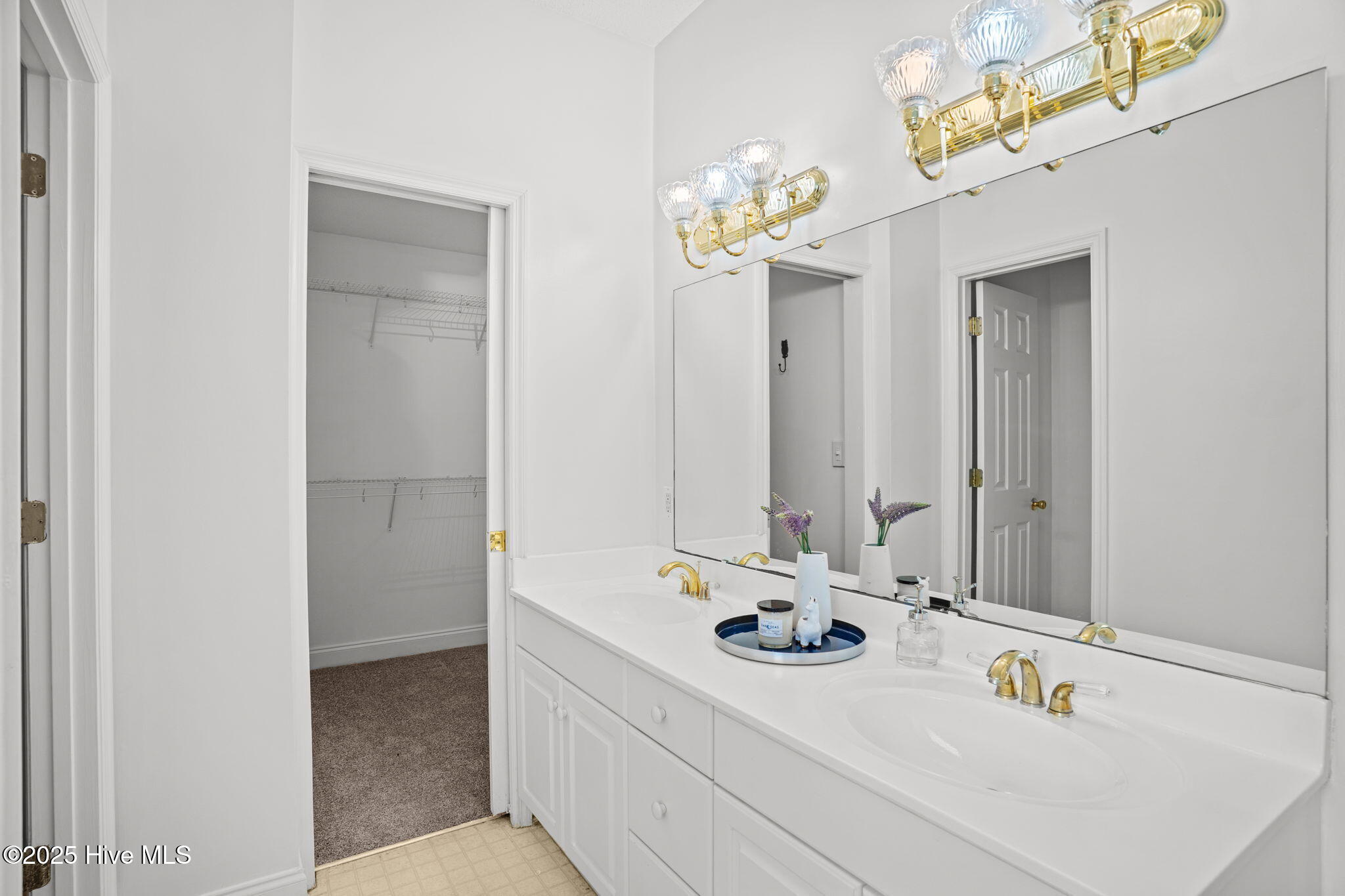 100511511 | Photo 25